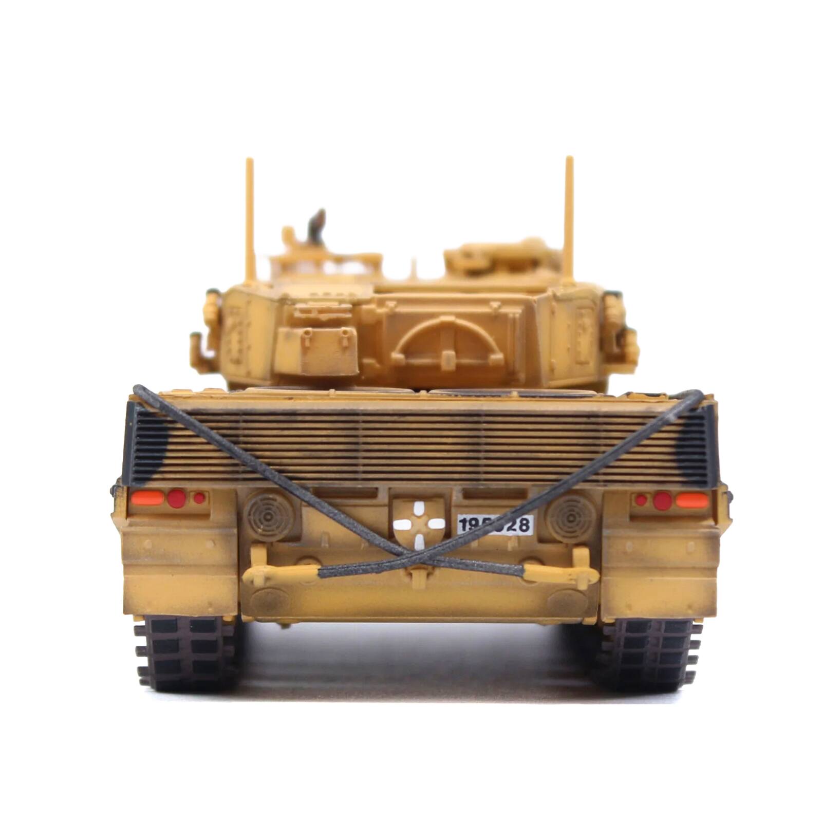 Alt View 4. Panzerkampf - Leopard 2A4 Main Battle Tank "Turkey-Syrian Border" (2016) Turkish Army "Armor Premium" Series 1/72 Model by Panzerkampf.
