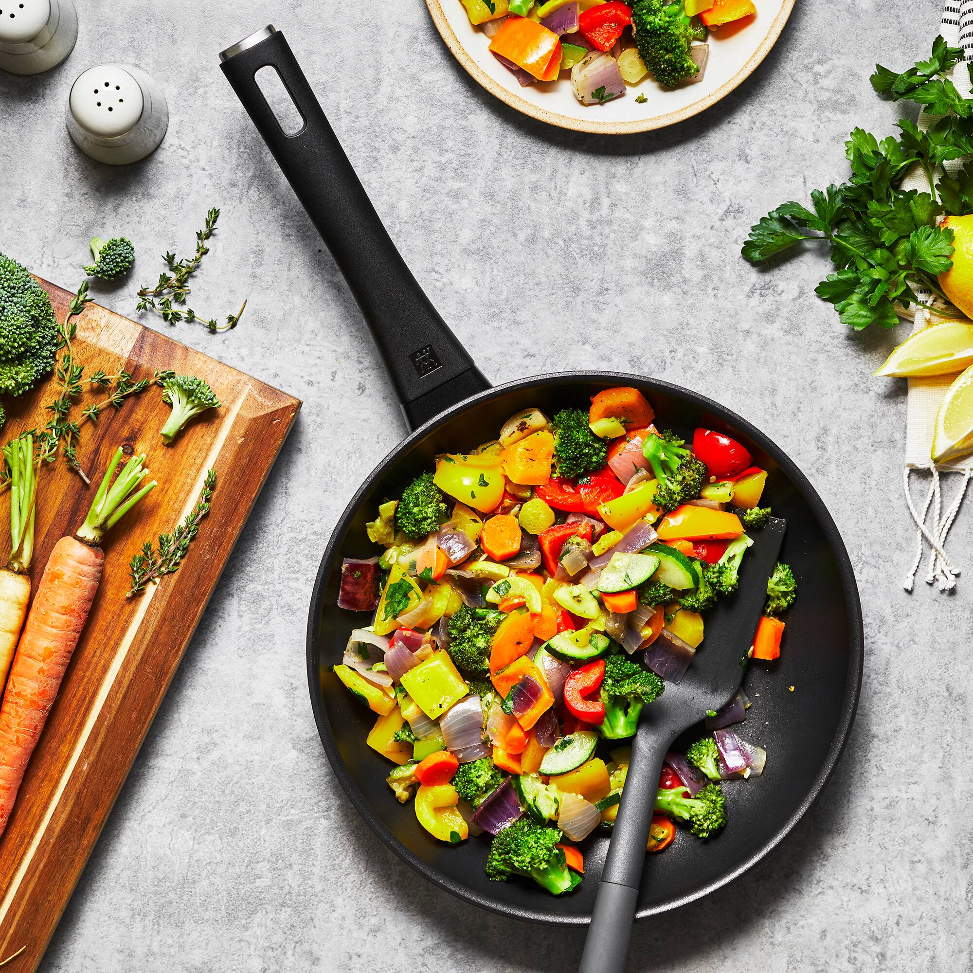 ZWILLING Madura Plus Forged 8-inch Nonstick Fry Pan - Thumbnail 2