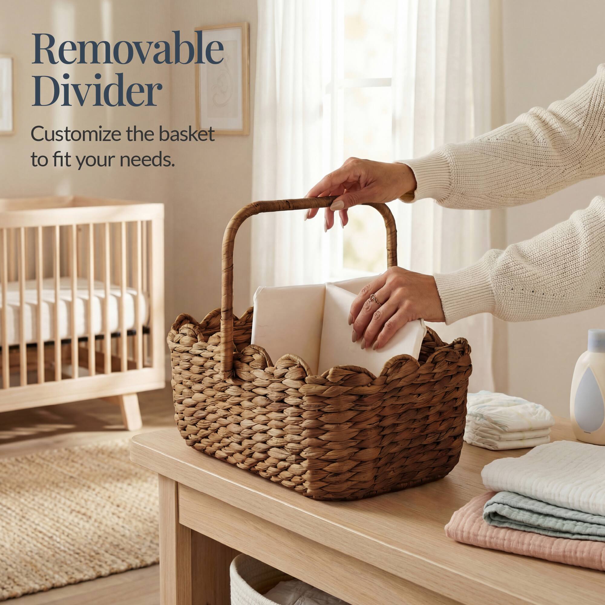Removable Divider  
Customize the basket to fit your needs.