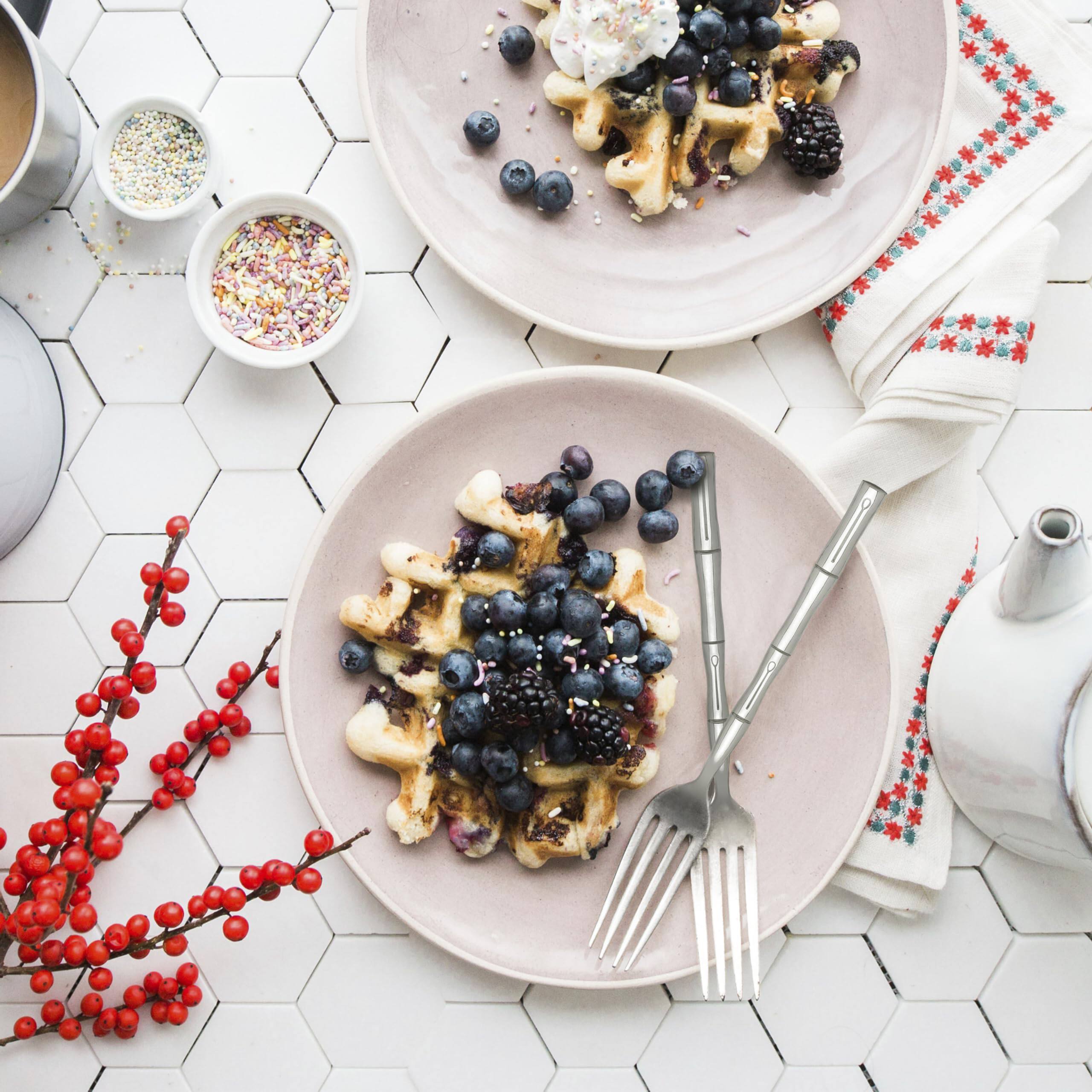 Alt View 2. Dazzed Corner - 20 Piece Flatware Set, Service for 4 - Silver.