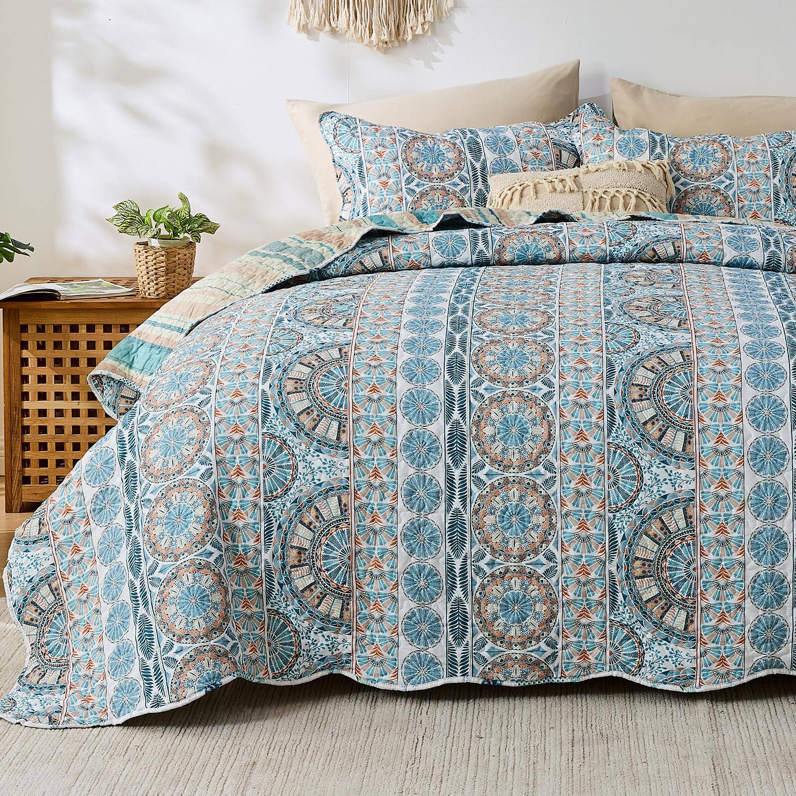 Left. Earthley Blooms - Quilt Bedding Set Striped Reversible Boho Sets Lightweight Microfiber Oversized Bedspread Coverlet For All - Blue-King/Cal King.