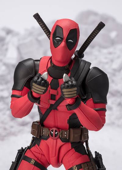 TAMASHII Deadpool Figur 15,5 Cm - Mit Waffen, Effekten Und Austauschbaren Teilen