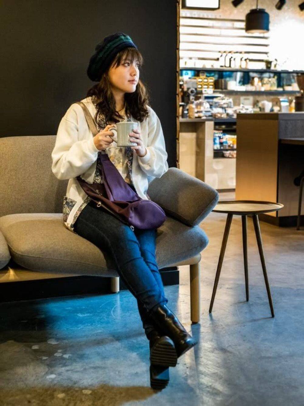 Alt View 2. Haiku - Haiku Crescent 2.0 Handbag - Blackberry.