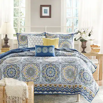 Front. Hivvago - Queen size 6-Piece Coverlet Quilt Set in Blue Floral Pattern - Blue.