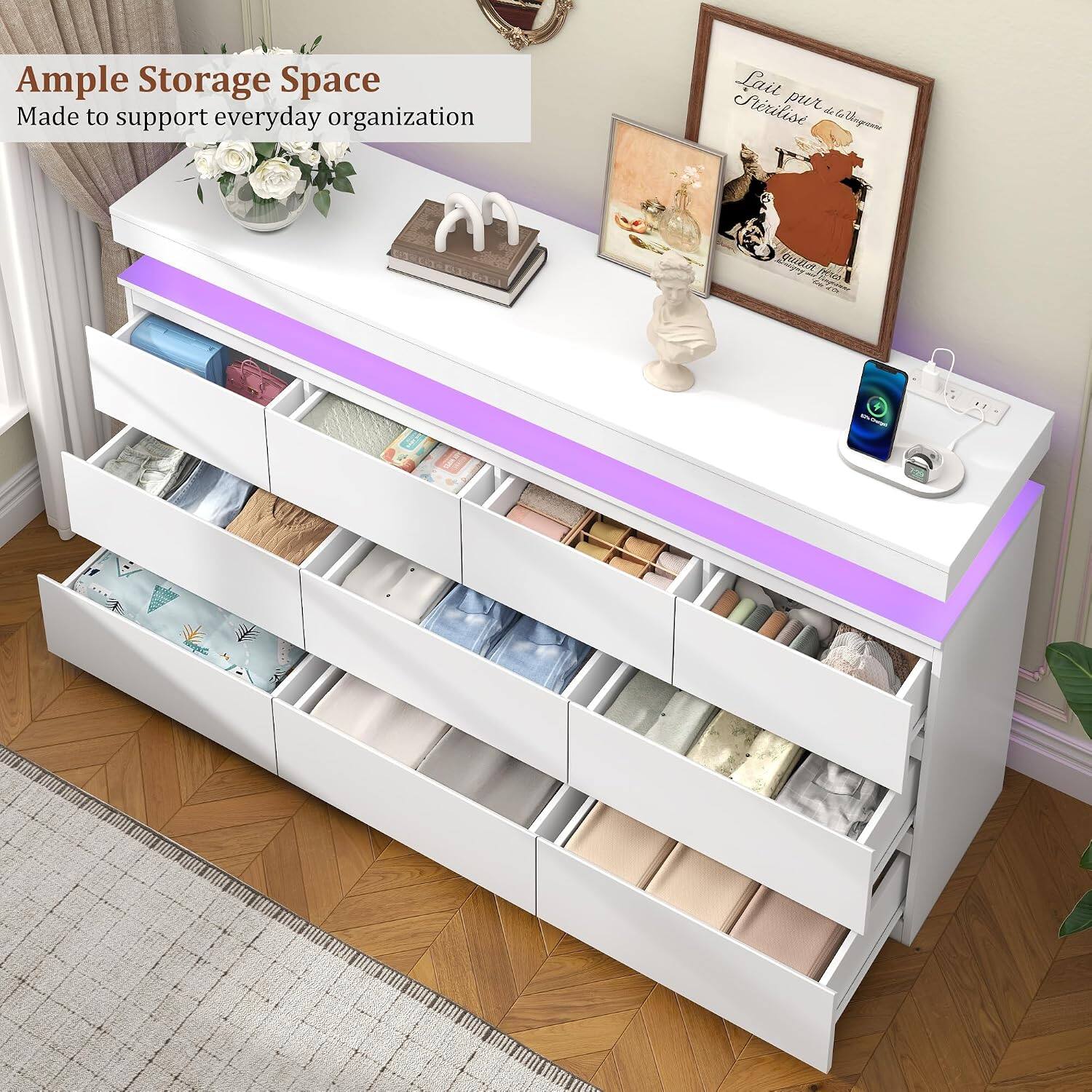 Ample Storage Space  
Made to support everyday organization