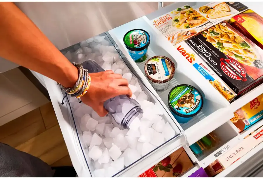 The text on the image reads: "Lupo Gurela Chests 2kcas  uisine Lean 8 83218 avorites fredo Pasta & Chicken & Vegetable Alfredo 24g SO COCONUT BLUEBERRY NOISOU Style Home - Everything - 230Ag T thing - 10g The... Ari ca 063 B FREEBOOK OOADINS Ru HomeR POCKET PIZZA PIZZA CLASSIC TN300 ote ERR."