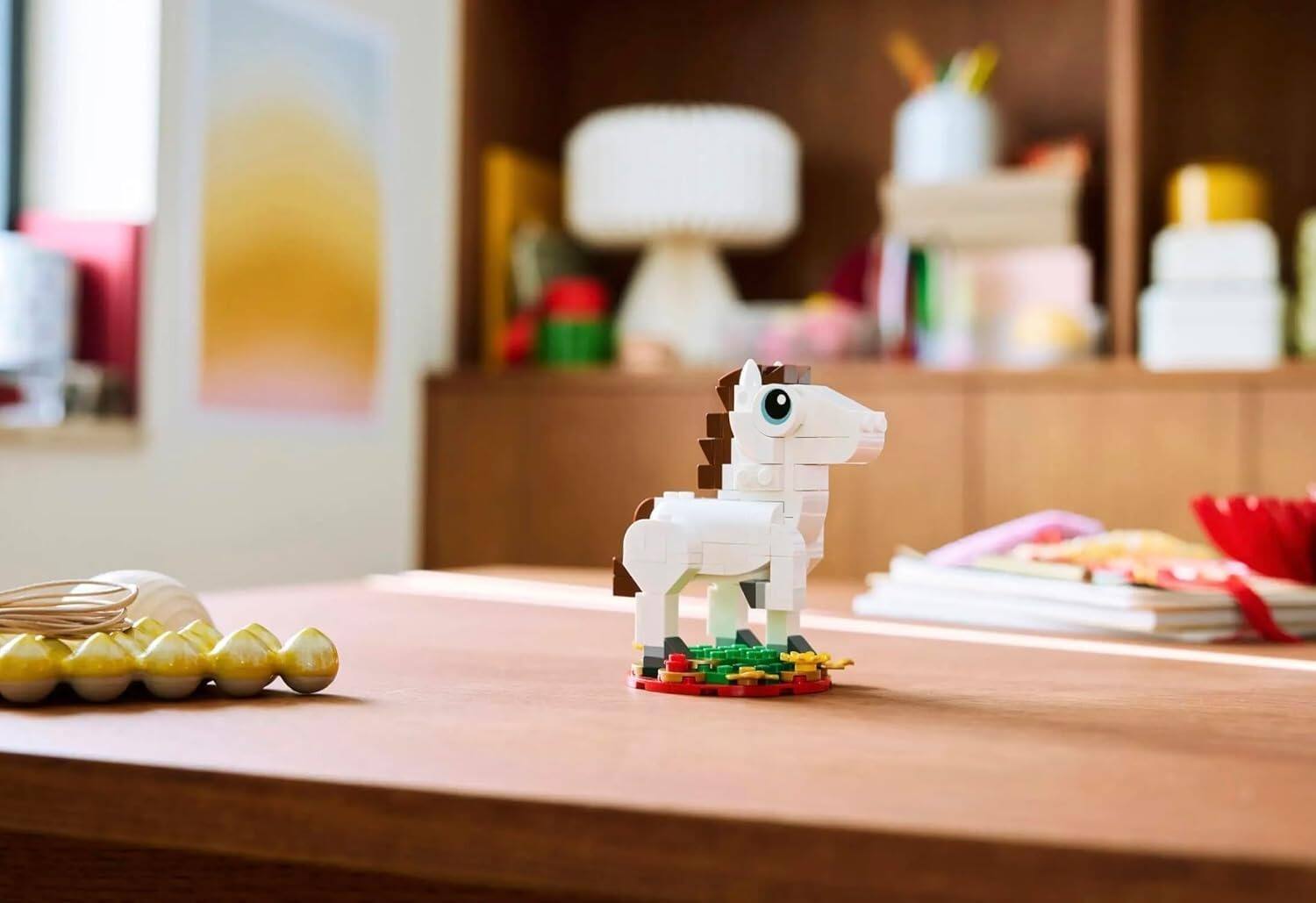Alt View 2. LEGO - LEGO: Lunar New Year [Year of the Horse #40779].