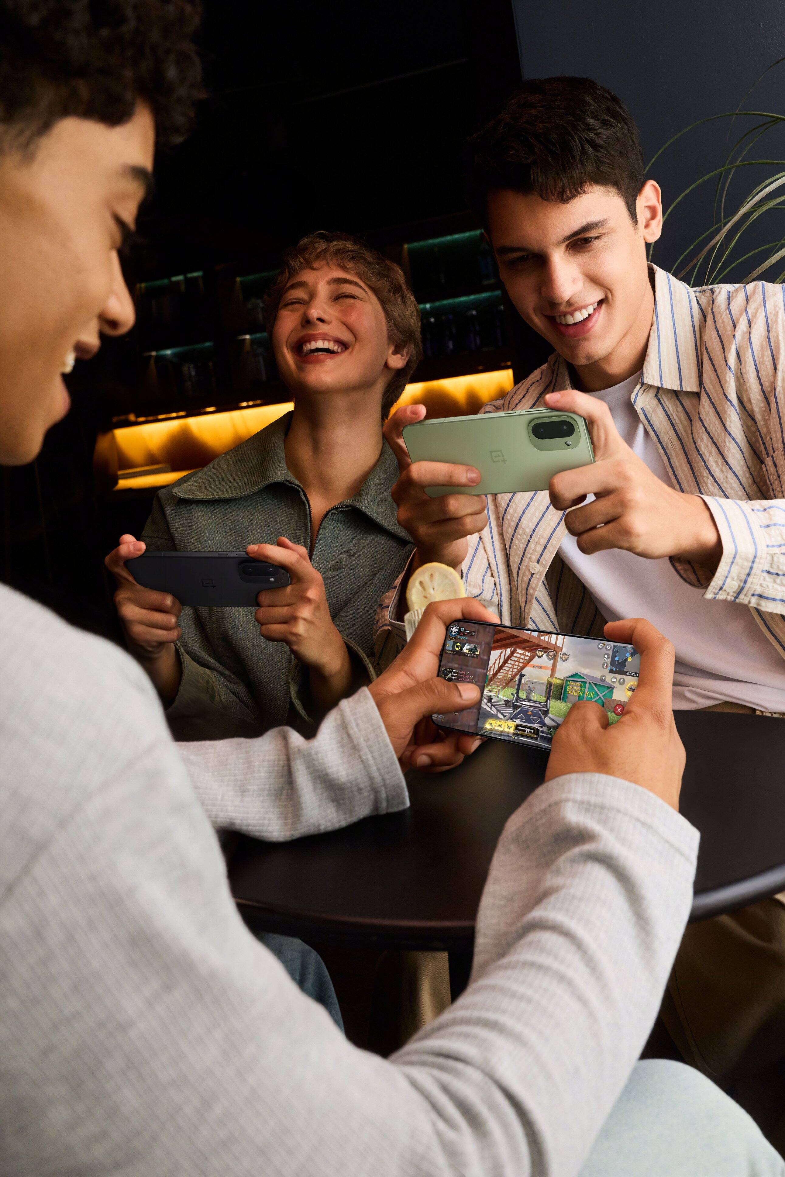 Alt View 11. OnePlus - 15R 256GB (Unlocked) - Mint Breeze.