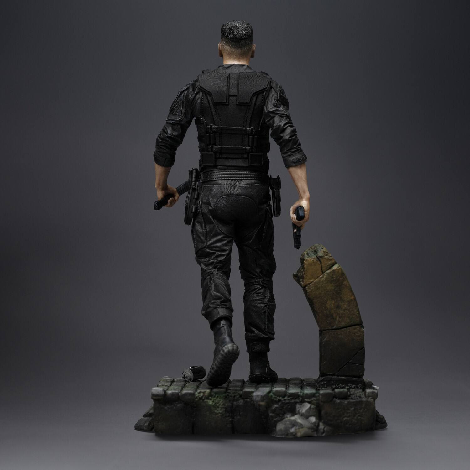 Alt View 1. Iron Studios - Daredevil: Born Again - Art Scale 1/10 - Punisher Statue   - COLLECTIBLES - Multicolor.