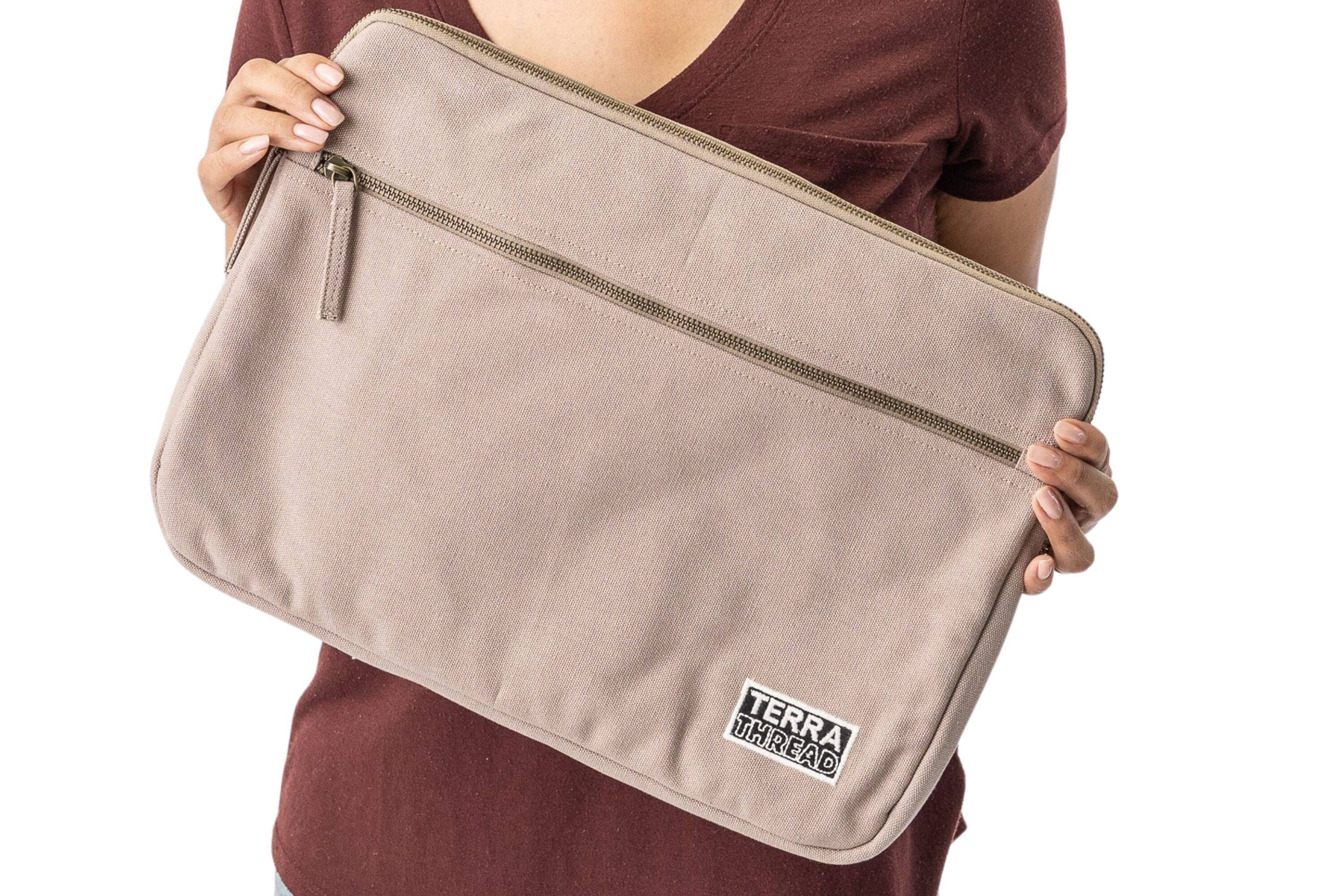 Alt View 2. Terra Thread - Organic Cotton Laptop Sleeve 15 inches - Beige.