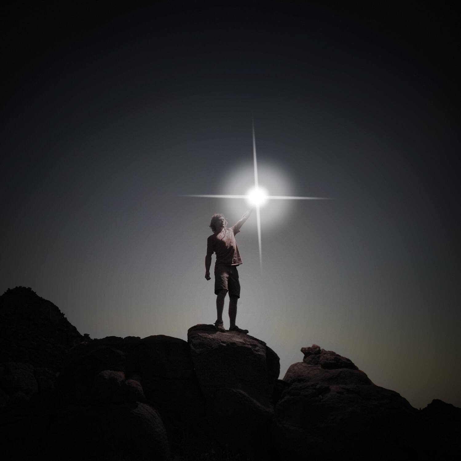 Left. Life+Gear - 300-Lumen Search Light 300, Emergency Signaling.