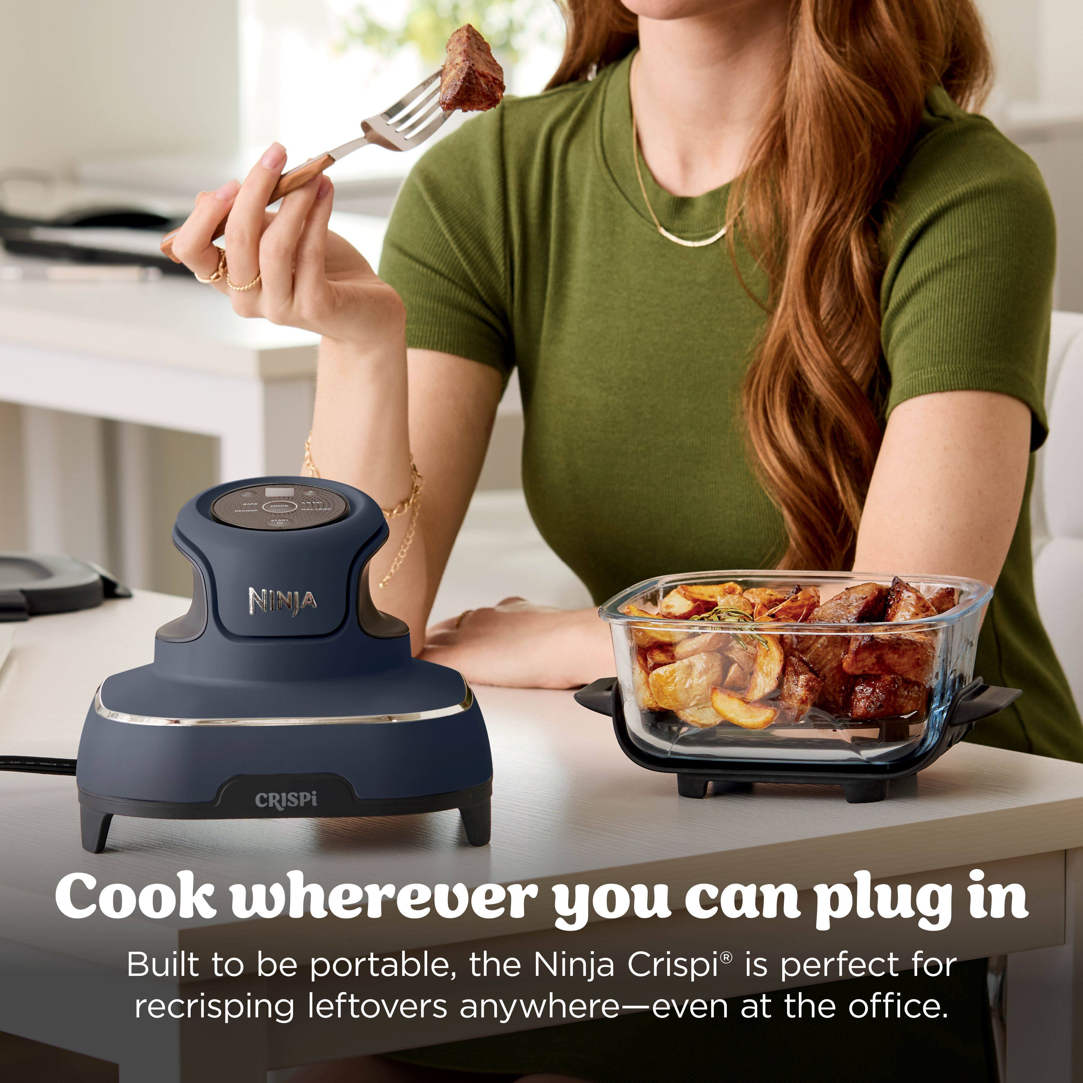 Ninja Crispi®

Cook wherever you can plug in

Built to be portable, the Ninja Crispi® is perfect for recrisping leftovers anywhere—even at the office.