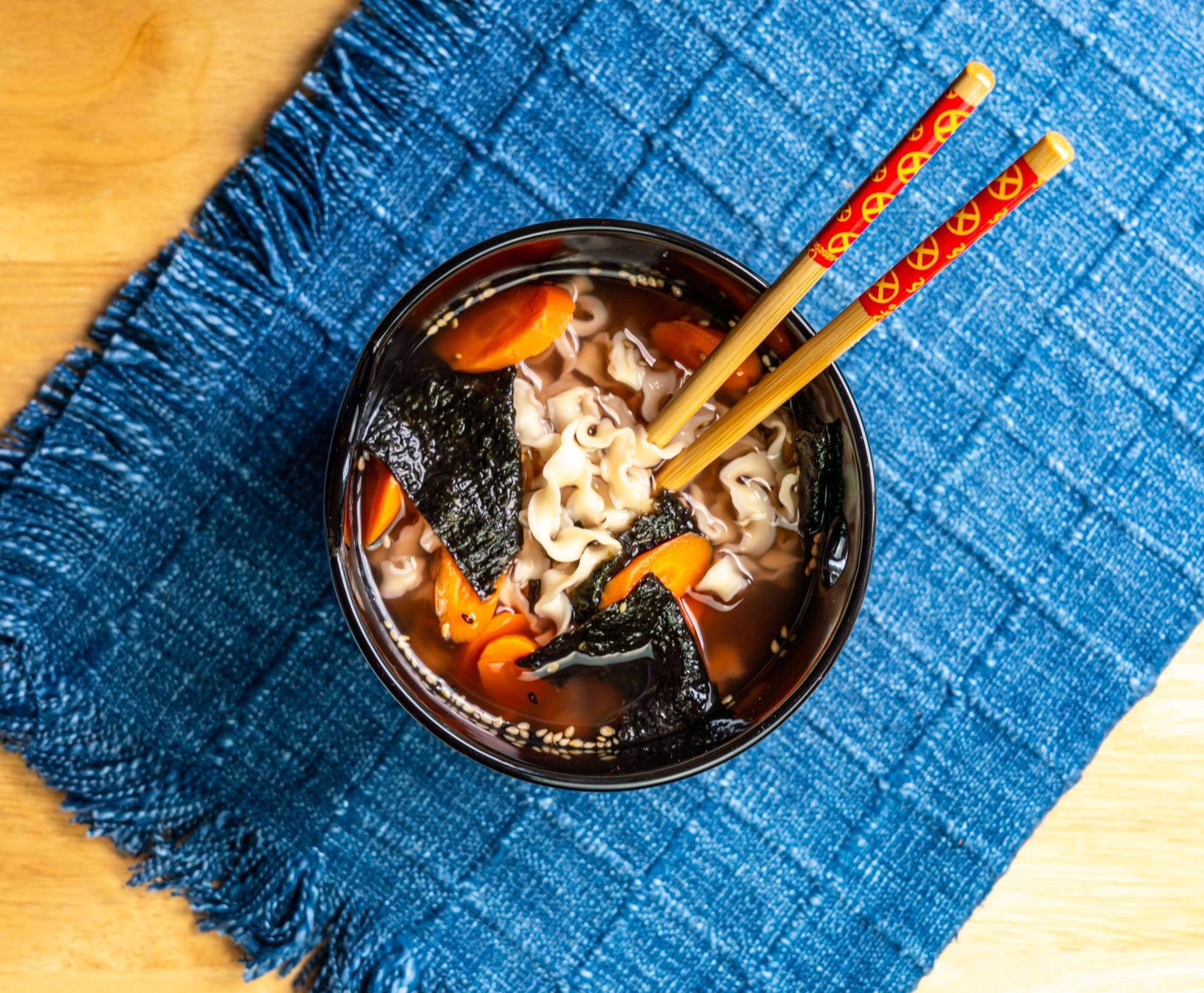 Alt View 6. Marvel - Marvel X-Men Characters 20-Ounce Ramen Bowl and Chopstick Set - Blue.