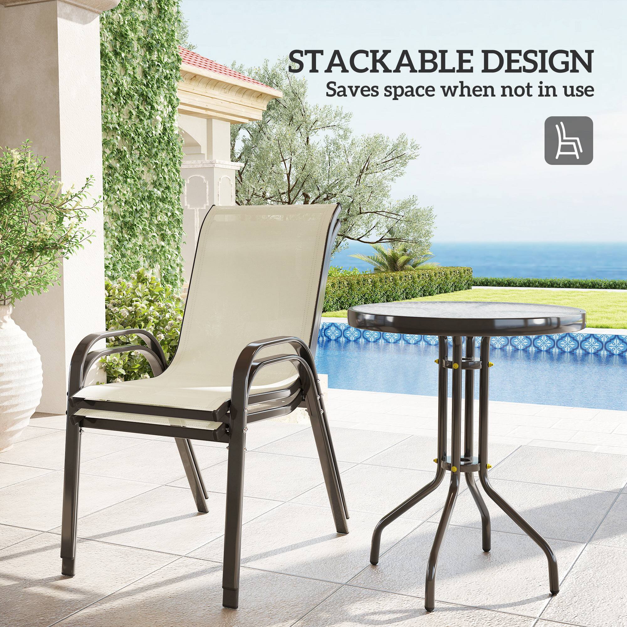 STACKABLE DESIGN
Saves space when not in use