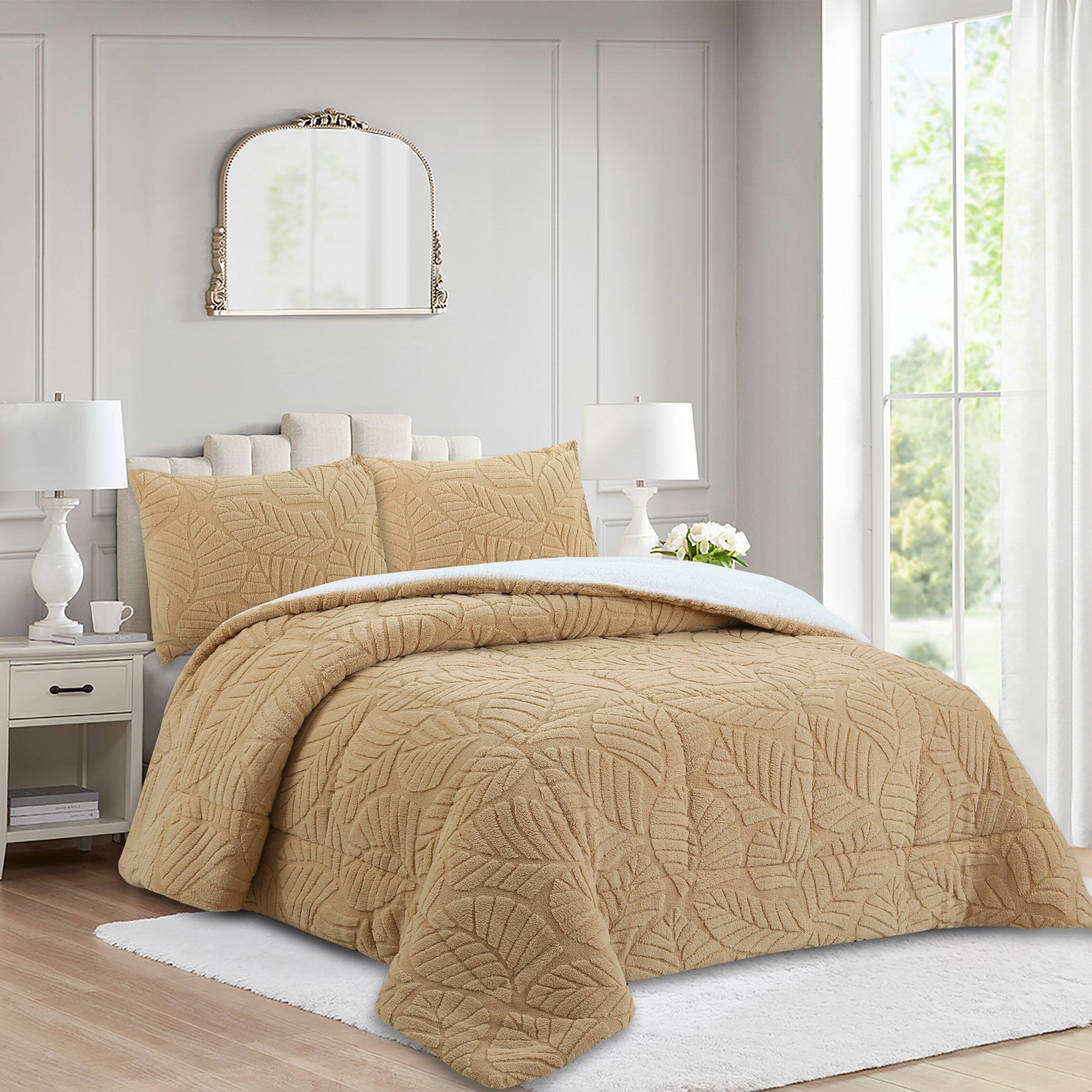 Angle. MarCielo - Marcielo 3 PCS Leaf Pattern Jacquard Soft Plush Comforter Set - Beige.