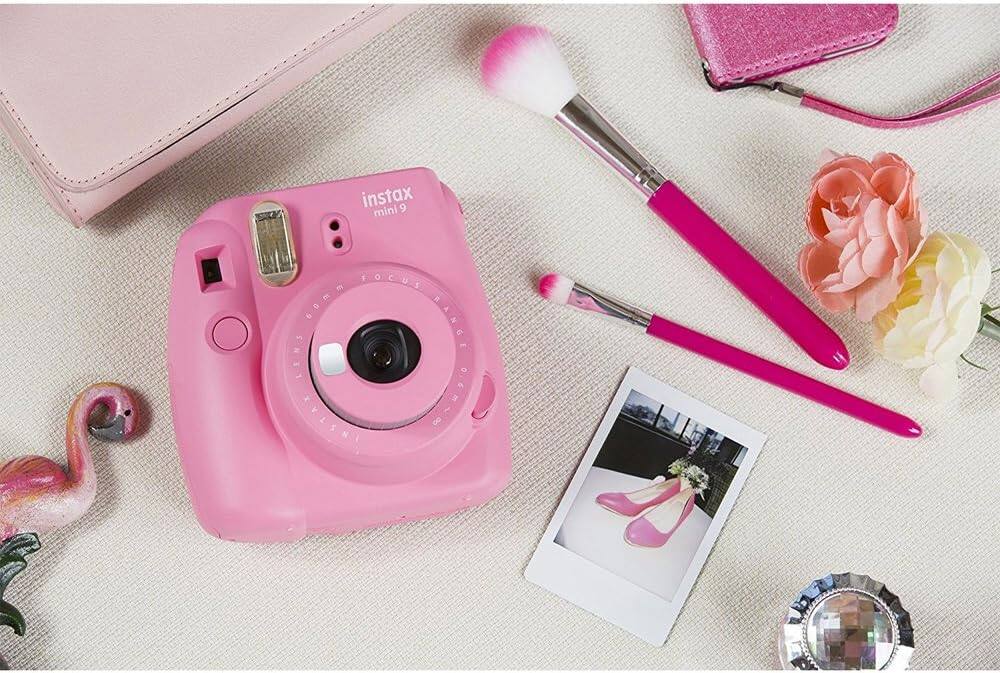 instax mini 9  
FOCUS RANGE  
60mm  
LENS  
EYISN  
06M