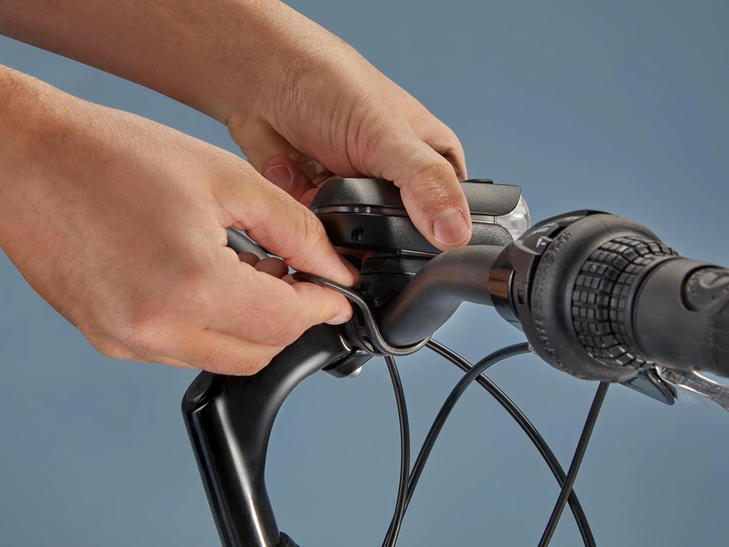 Alt View 2. FINEAK - 100-500 Lumen USB Rechargeable LED Bike Light Set - Black;Grey.