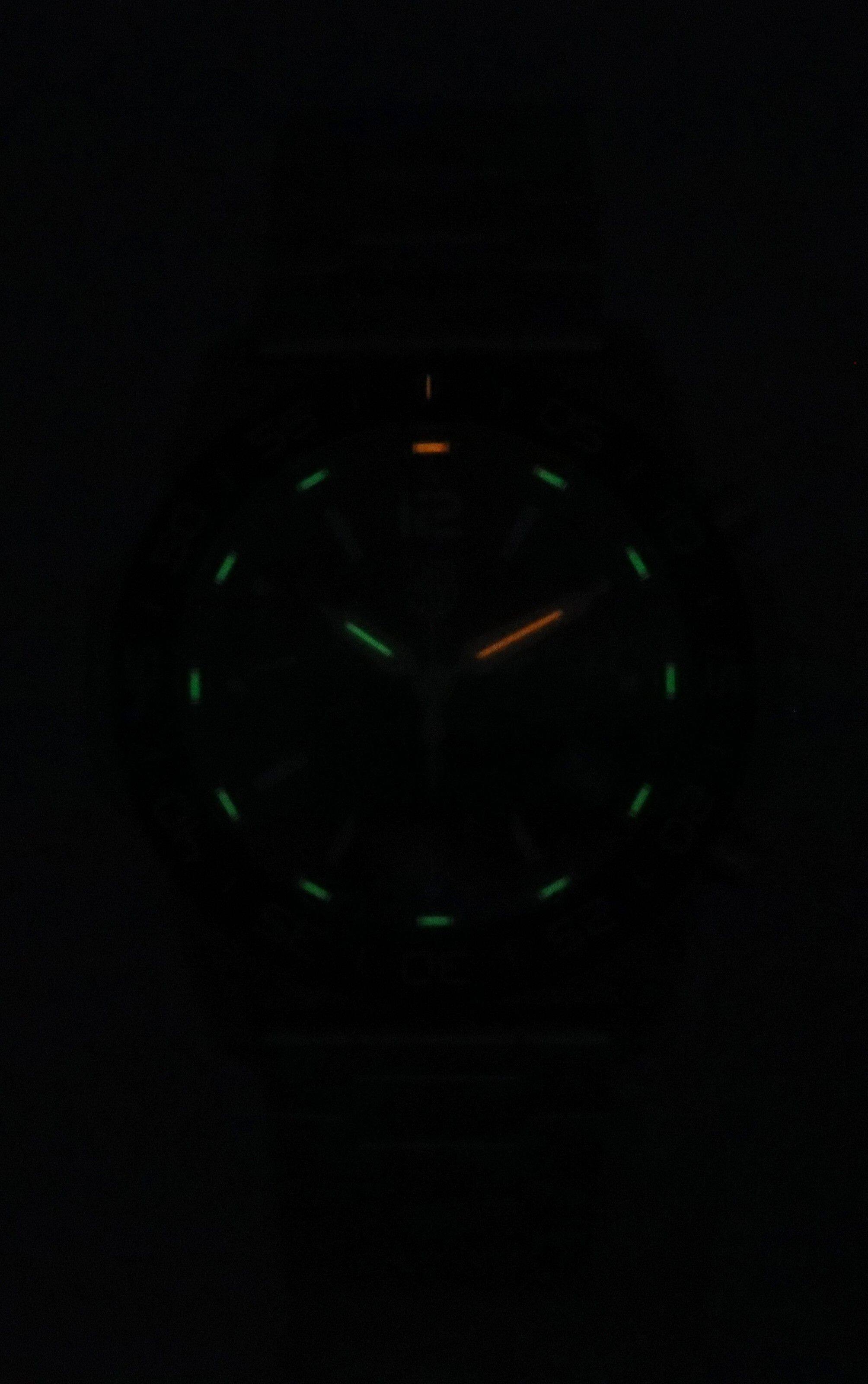 Angle. Luminox - Pacific Diver Chronograph Stainless Steel Black Dial Quartz XS.3142 200M Men's Watch - Black.