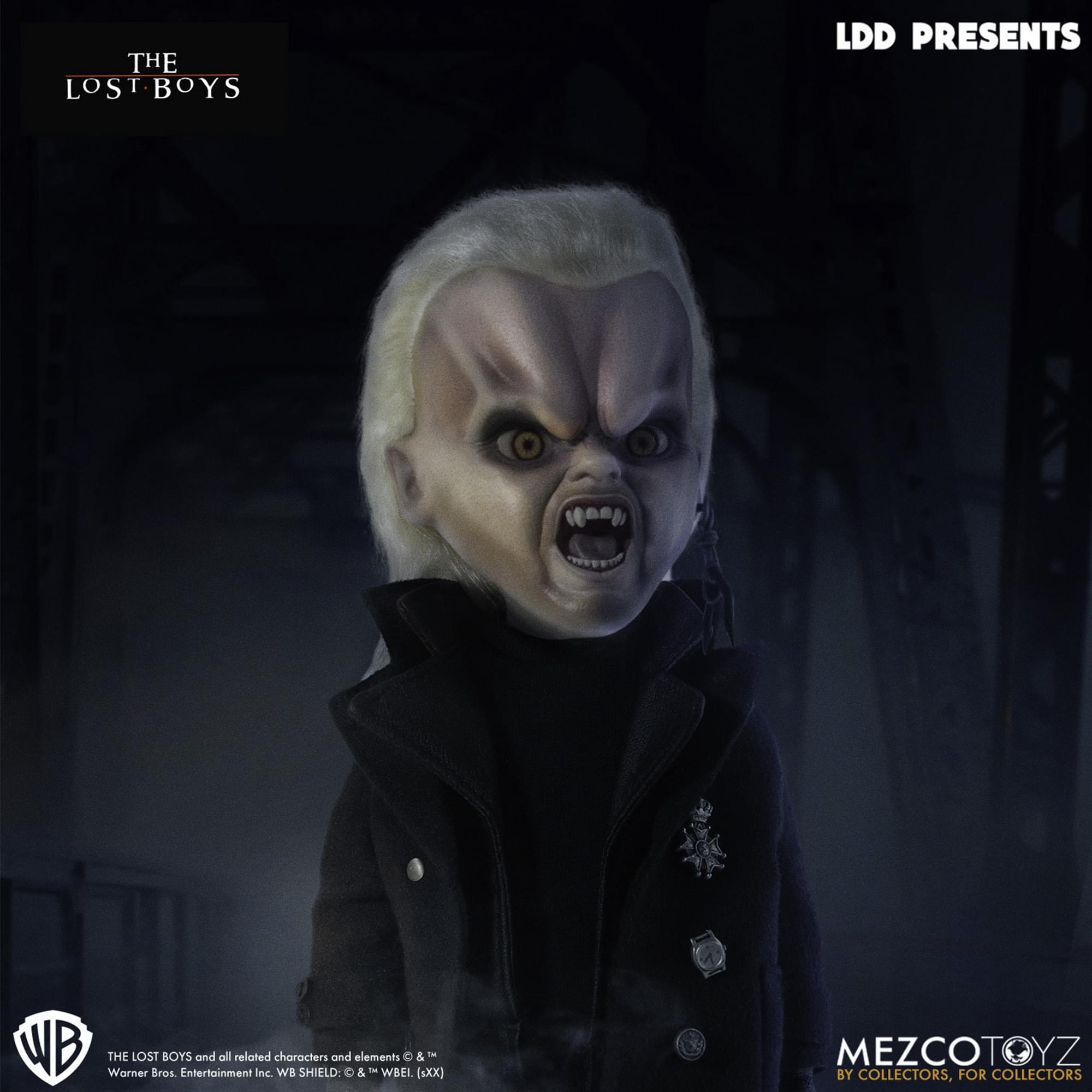 THE LOST BOYS LDD PRESENTS  
WB Warner Bros Entertainment and all related characters & elements © & ™ WB SHIELD: © & ™ WBEI. (LXX) - MEZCOTOYZ BY COLLECTORS, FOR COLLECTORS