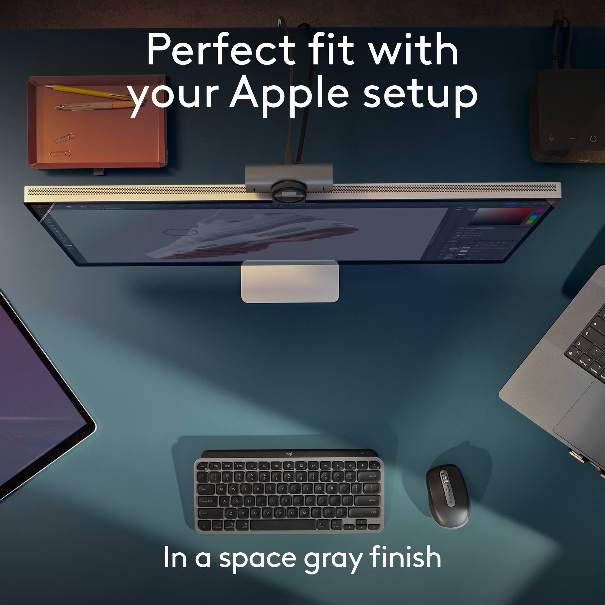 Perfect fit with your Apple setup. In a space gray finish.