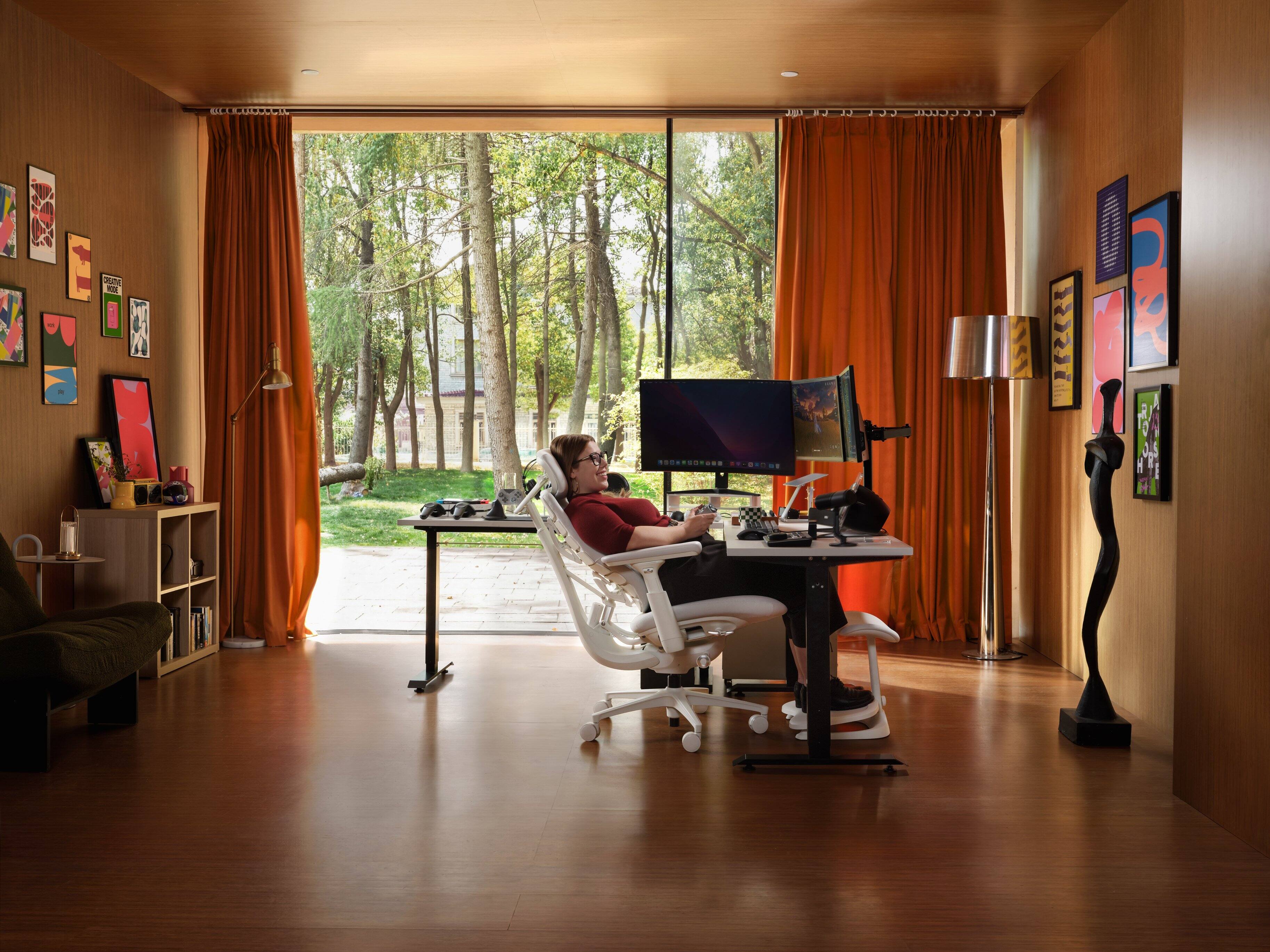 DISCOVER NOOL
-------------
a ROOM