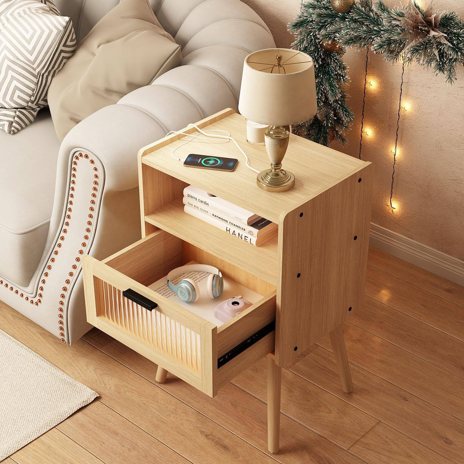 Sure, here is the corrected text:

- Pierre Cardin
- The New Classic
- Raymond HANDEL