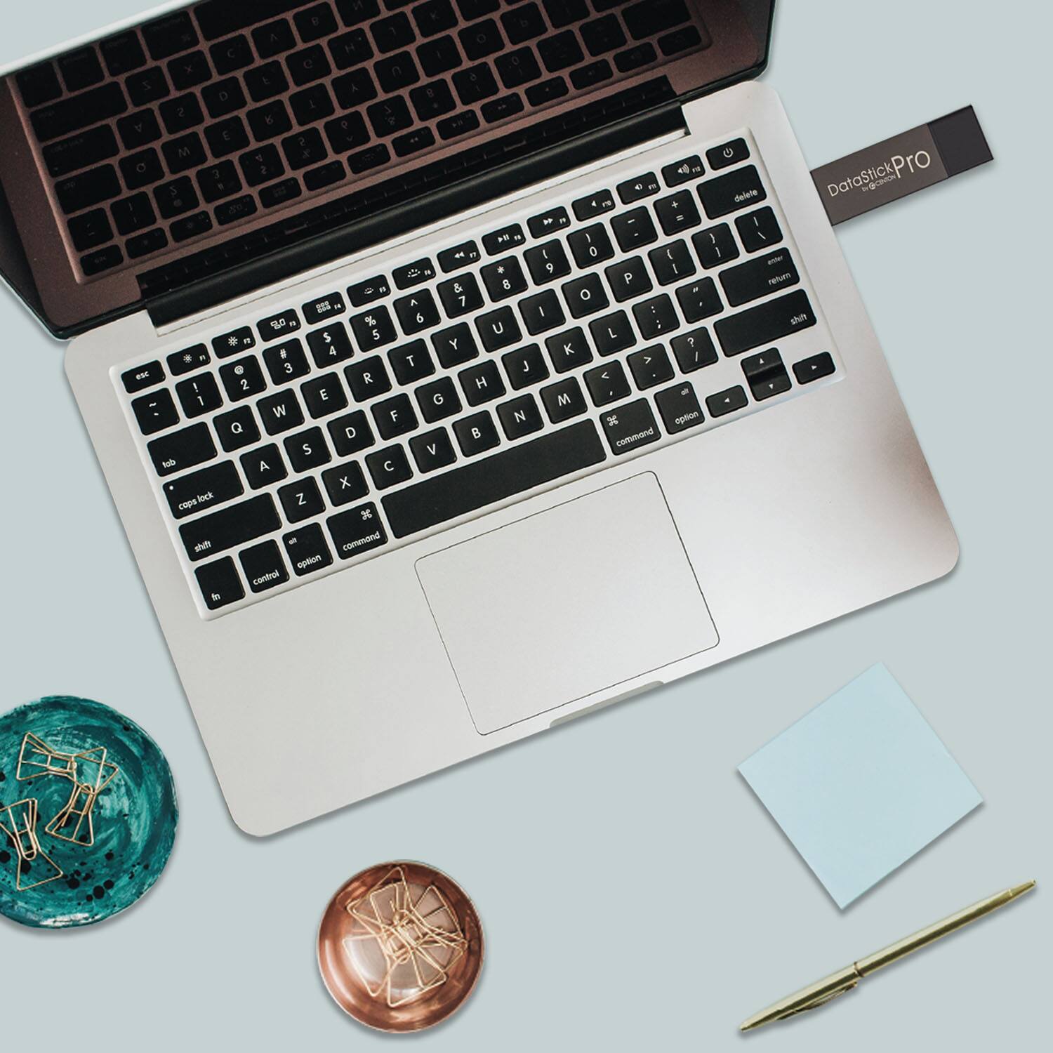 Sure, here is the corrected and grouped text:

---

3 A C E C o n a I t A R D I 2 Z 6 9 A E 2 M e R Q 2 3 5 9 I E - D - . - & a E A 7 %o % 6 5 U " $ 4 Y . - 3 T J NE . 2 R H ! 1 E G : W F N Q D S V dot A C x cvpelock Z x shift - cgmad splion contrul t d 4 - DataStick Pro A a delete + - - I 1 I I D I A 9 I P netur . o i : da L ? K J Y < - M x vption commend

---

This text appears to be a mix of random characters and words, possibly from a keyboard or a creative project.