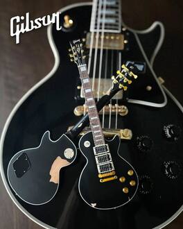 Axe Heaven - Peter Frampton - Peter Frampton Gibson Black Les Paul Custom Phenix Mini Guitar Replica - Collectibles - Multicolor