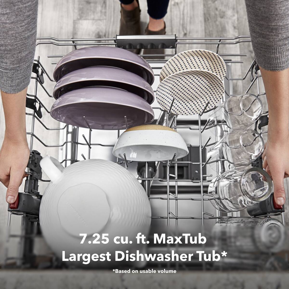 7.25 cu. ft. MaxTub  
Largest Dishwasher Tub*  
*Based on usable volume