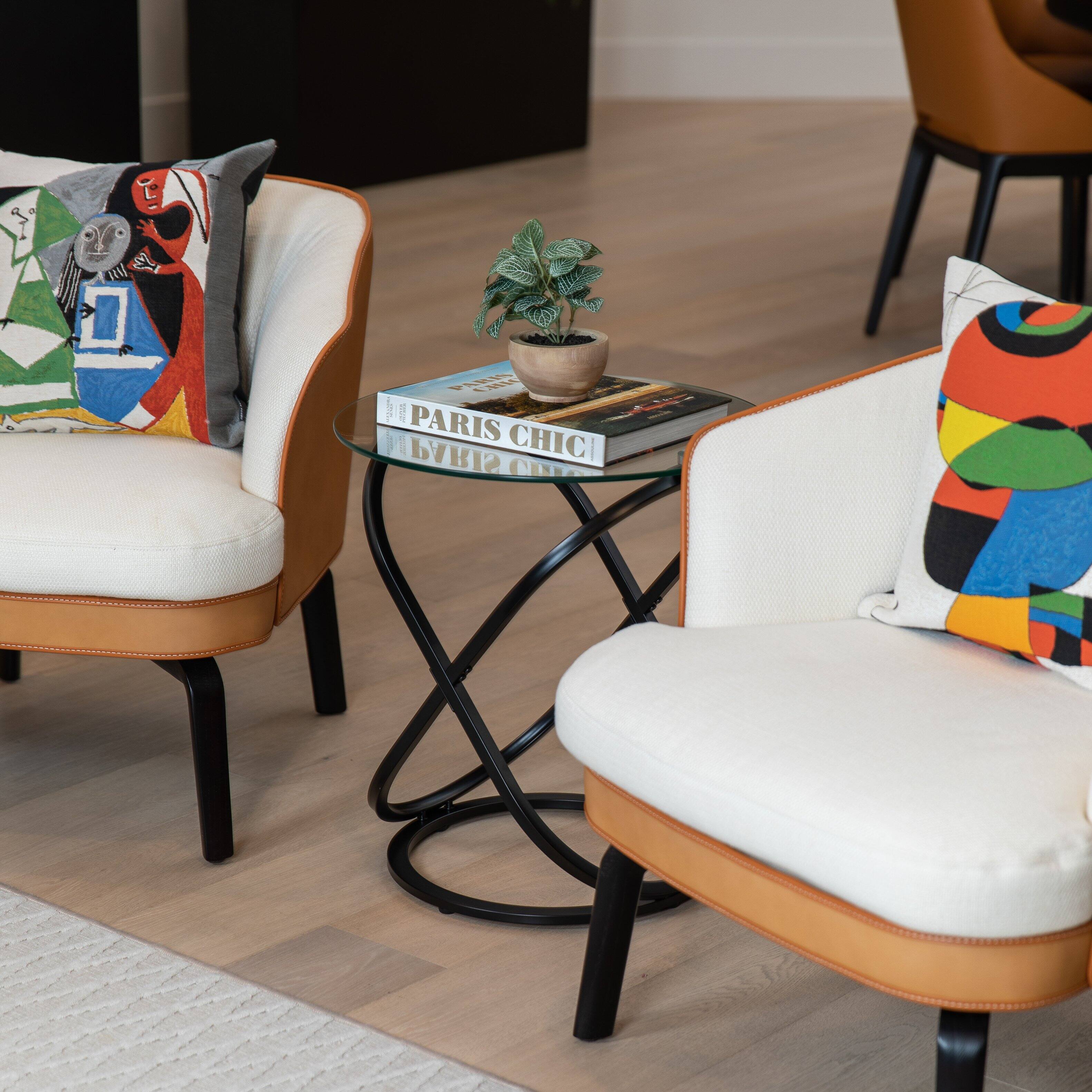 PARIS CHIC  
PARIS CHIC