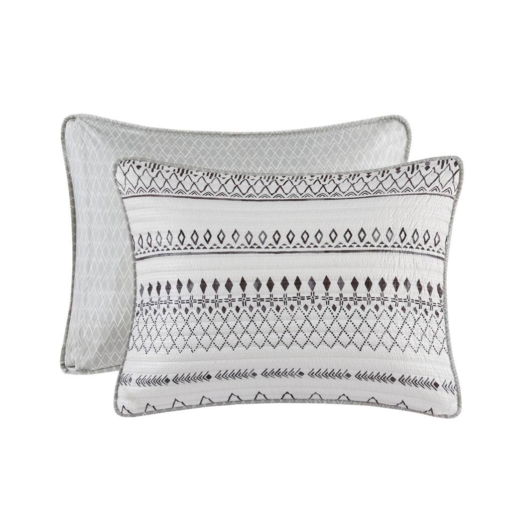 Alt View 4. Gracie Mills - Gracie Mills Penny Southwest-Inspired 3 Piece Printed Seersucker Quilt Set - Ivory/Black.