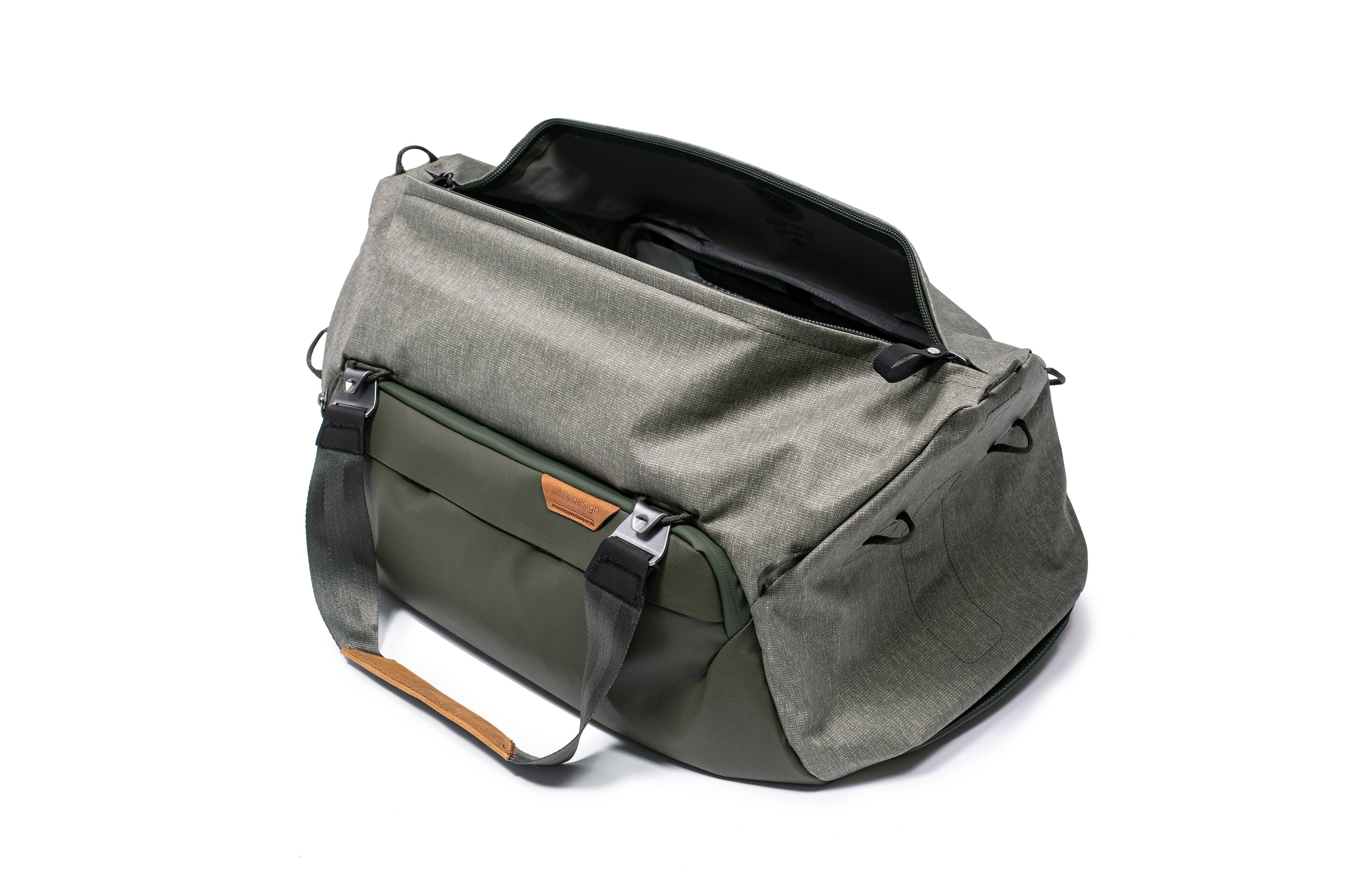 Left. Peak Design - Travel Duffel 35L - Sage.
