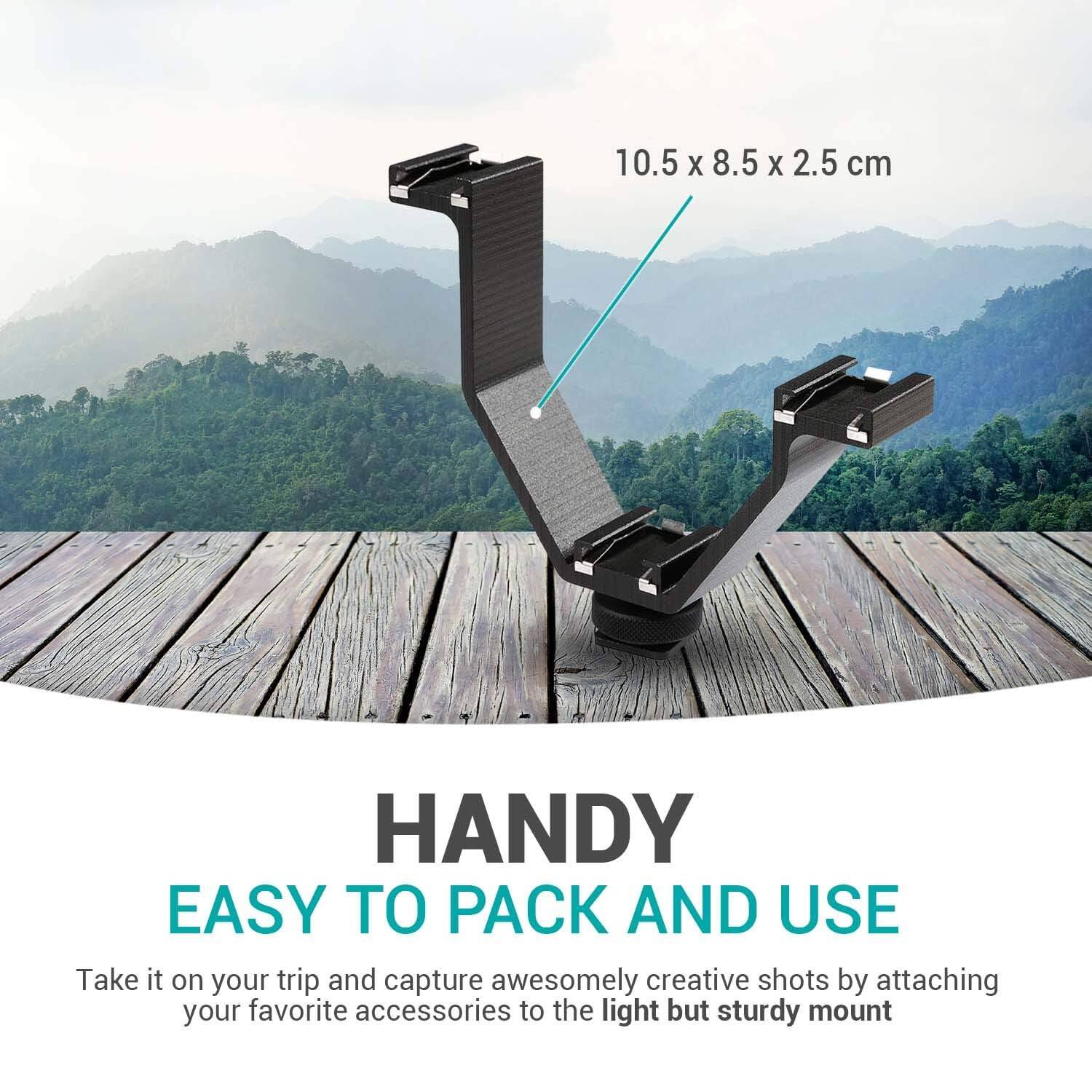 10.5 x 8.5 x 2.5 cm

HANDY  
EASY TO PACK AND USE

Take it on your trip and capture awesomely creative shots by attaching your favorite accessories to the light but sturdy mount