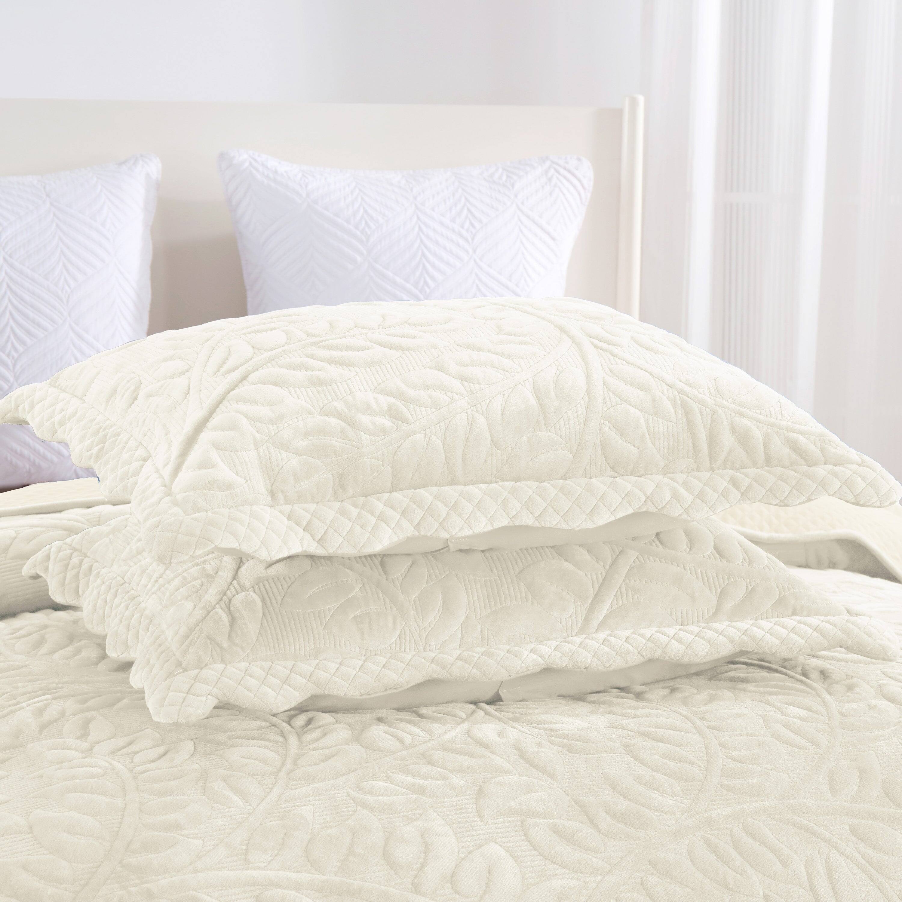 Alt View 1. MarCielo - Marcielo 3Pc Luxury Velvet Oversized Embroidery Soft and Plush Quilt Set - Cream.