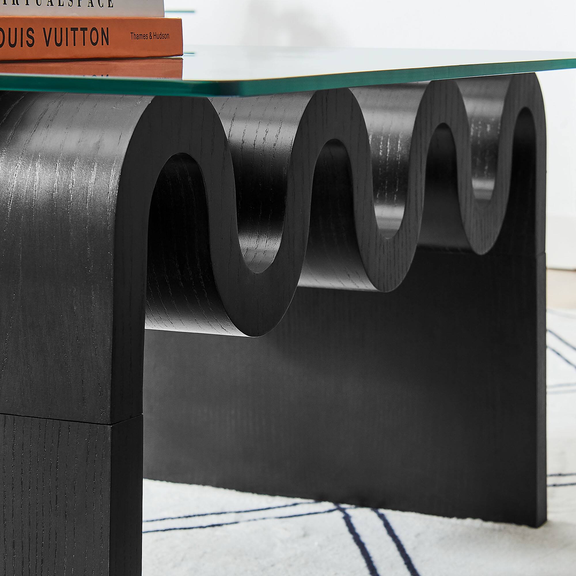 RITUAL SPACE  
LOUIS VUITTON  
Thames & Hudson