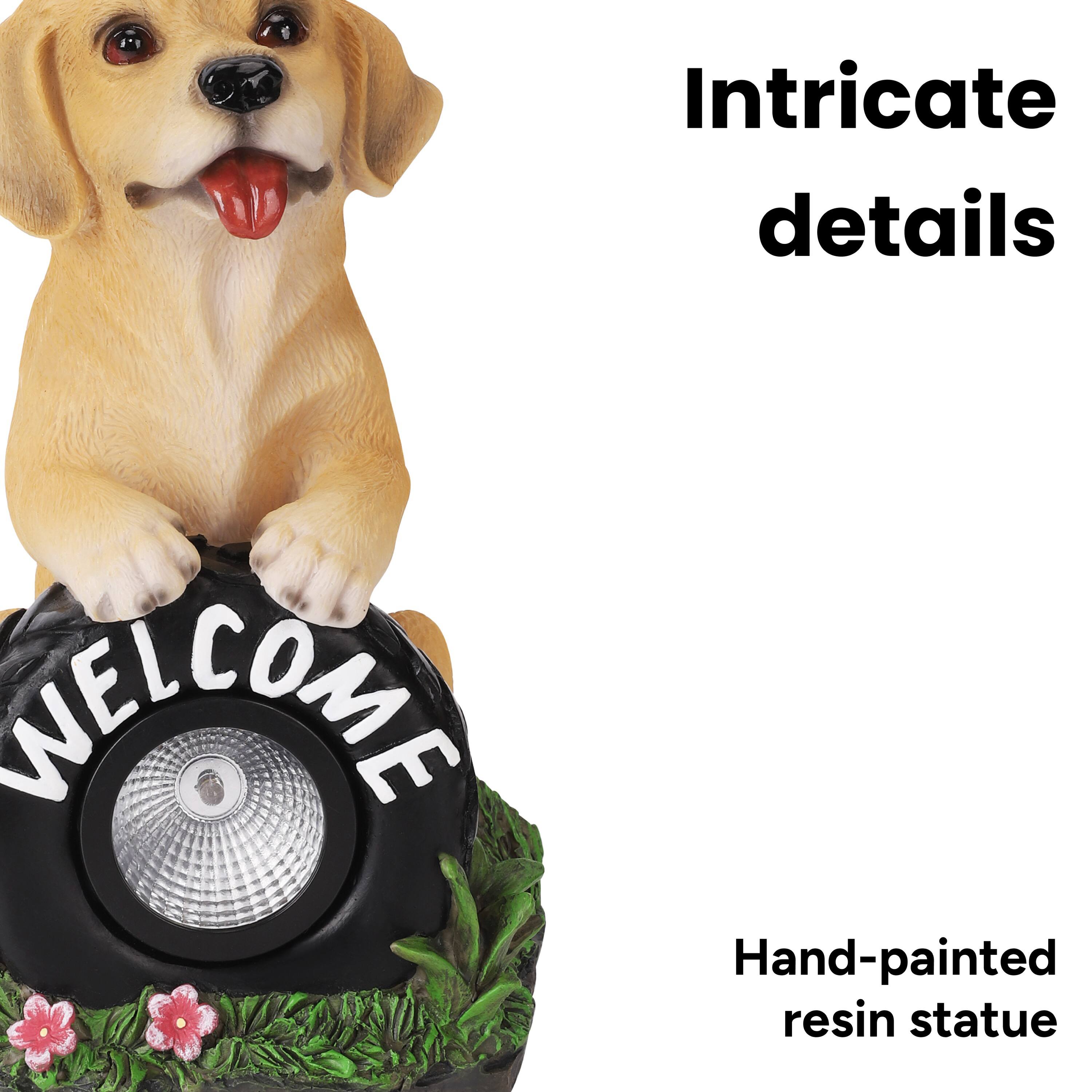 Intricate details  
WELCOME  
Hand-painted resin statue