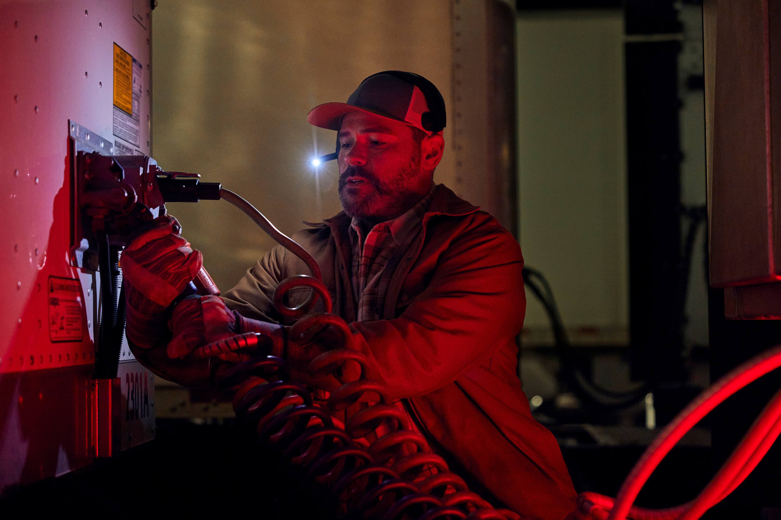 Back. Garmin - Garmin dēzl Headset 110, Single-Ear Premium Trucking Headset Bundle - Black.