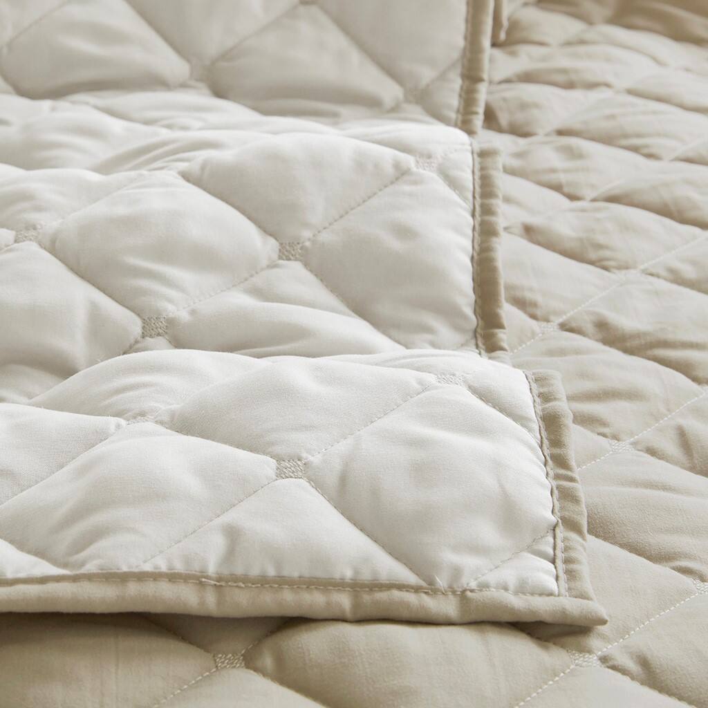 Alt View 5. Gracie Mills - Gracie Mills 7-Piece Siena Comforter/Quilt Set - Taupe.