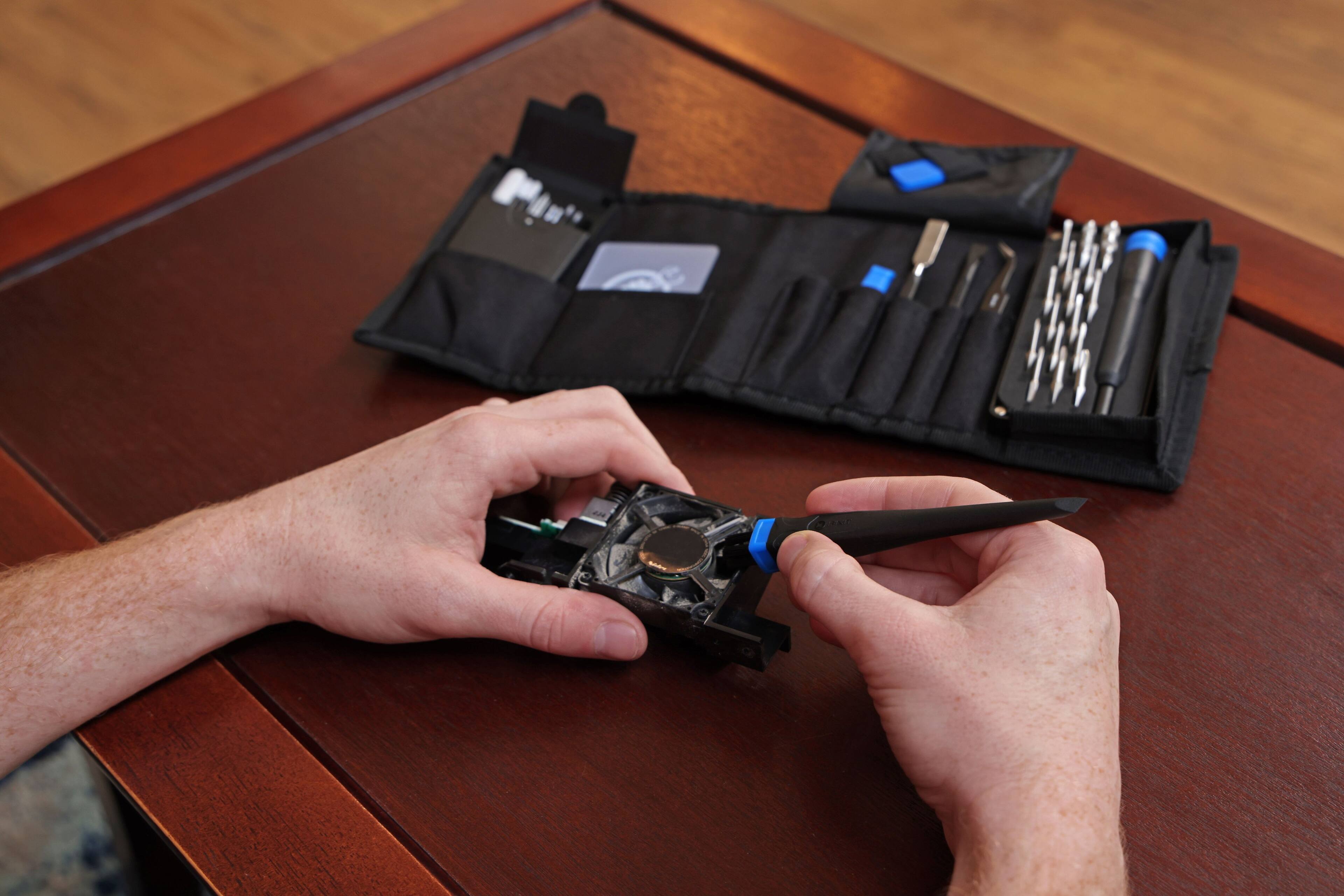 Alt View 7. iFixit - Game Console Toolkit.