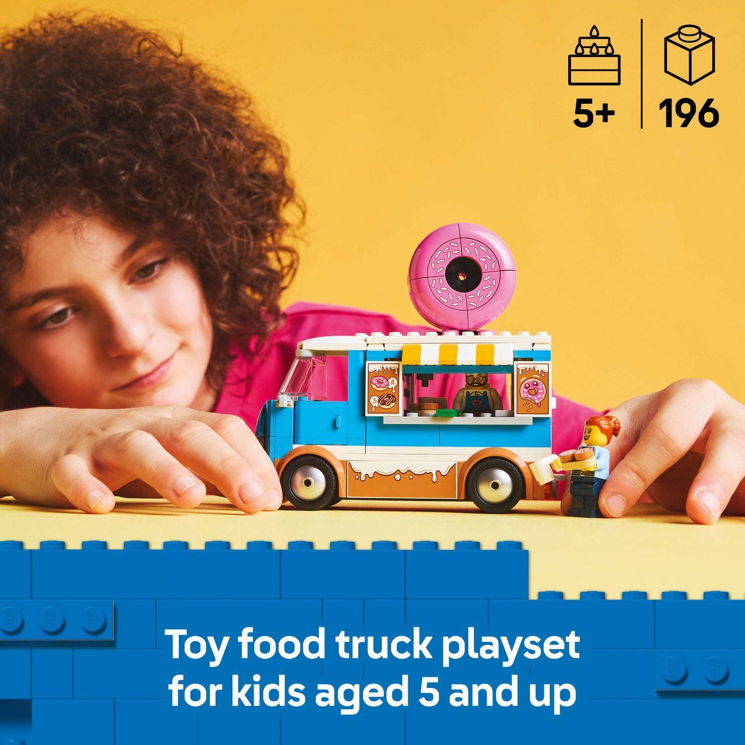 5+ 196 M OO5 L L L Toy food truck playset for kids aged 5 and up