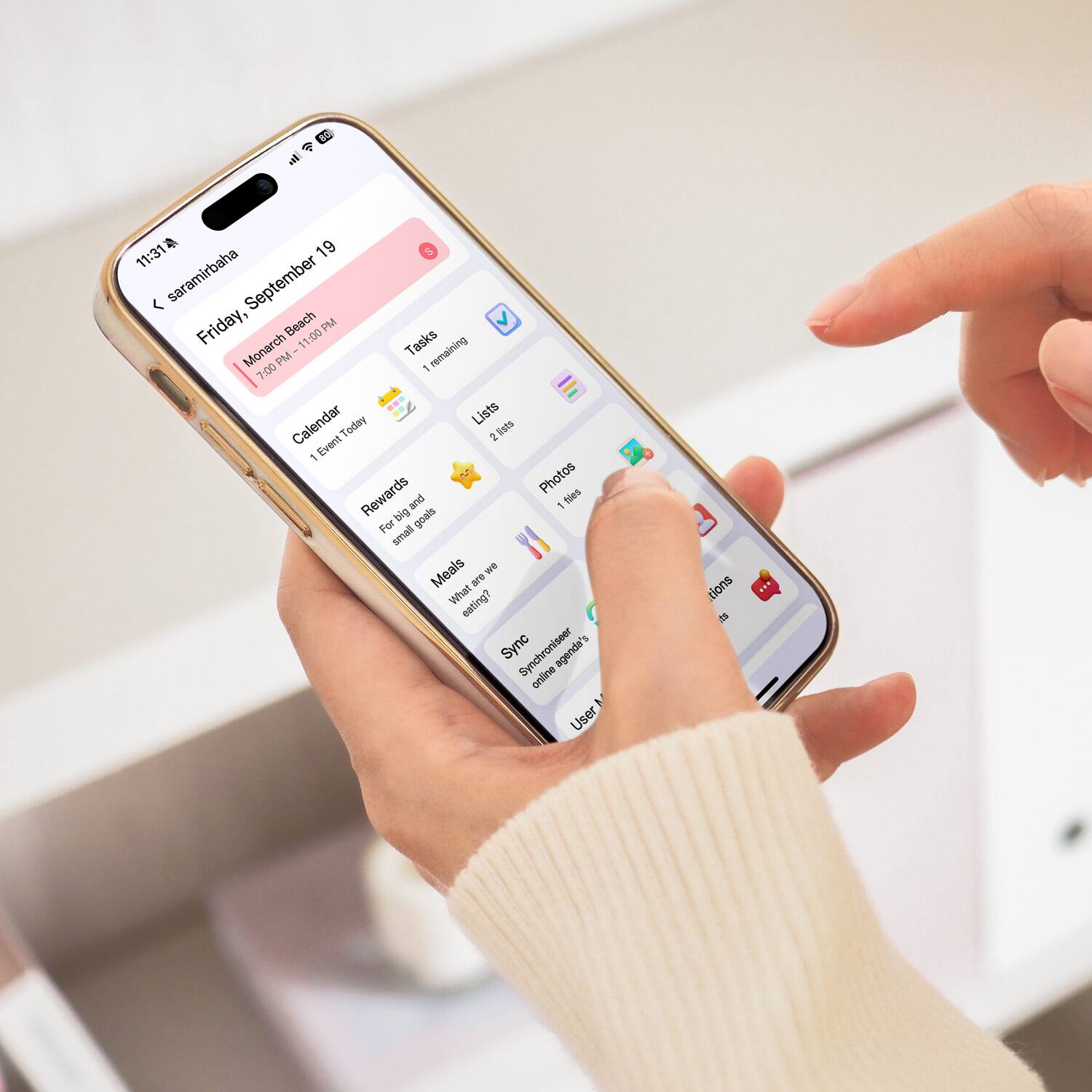 Sure, here is the corrected and grouped text from the image:

---

**Top Bar:**
- 11:31
- saramirbaha

**Date and Time:**
- Friday, September 19
- Monarch Beach
- 1:00 PM - 11:00 PM

**Calendar:**
- 1 Event Today

**Tasks:**
- 1 remaining

**Lists:**
- 2 lists

**Photos:**
- 1 file

**Rewards:**
- For big goals and small ones

**Meals:**
- What are we eating?

**Sync:**
- Syncing online agenda's

**User:**
- User 1

**Bottom Icons:**
- Calendar
- Today
- Lists
- Photos
- Rewards
- Meals
- Sync

---