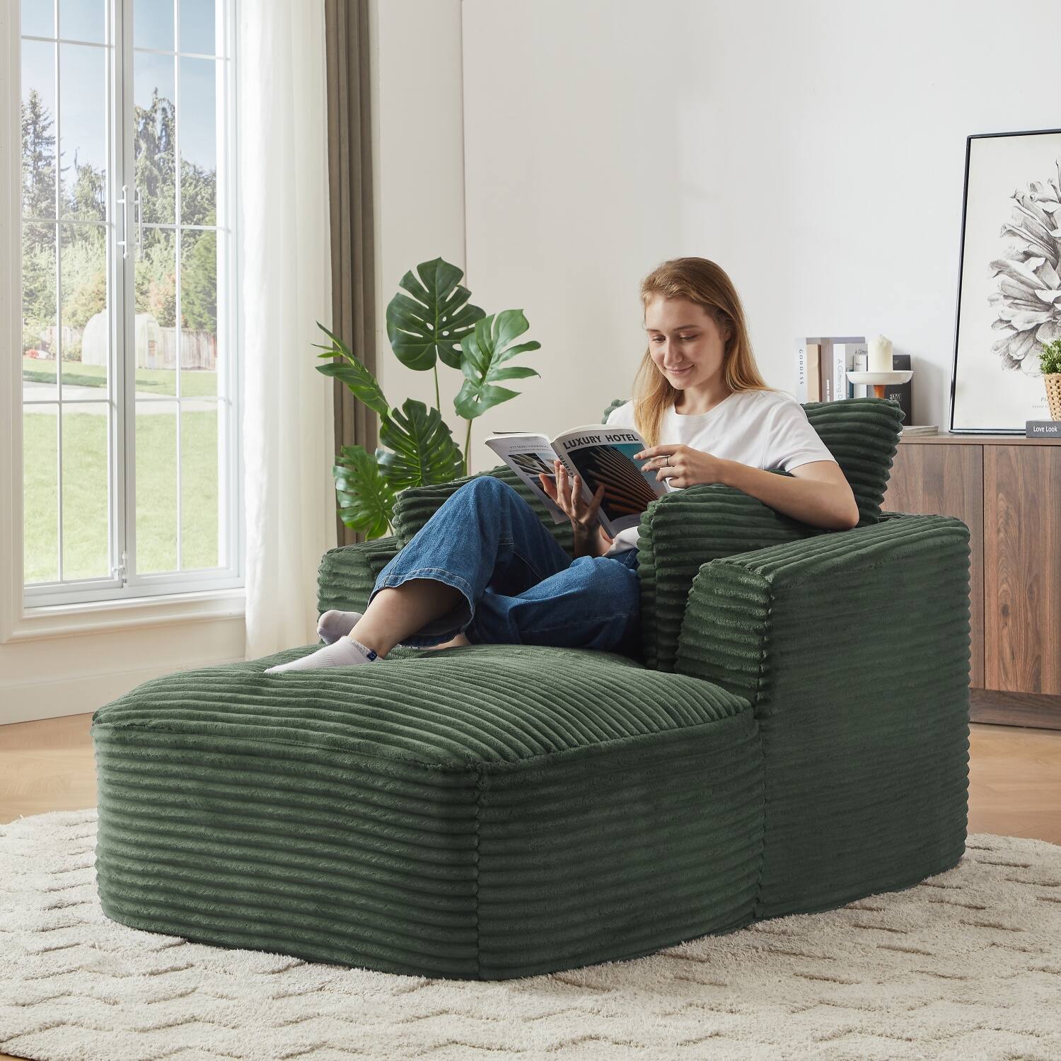 JJSSRR  
LUXURY HOTEL