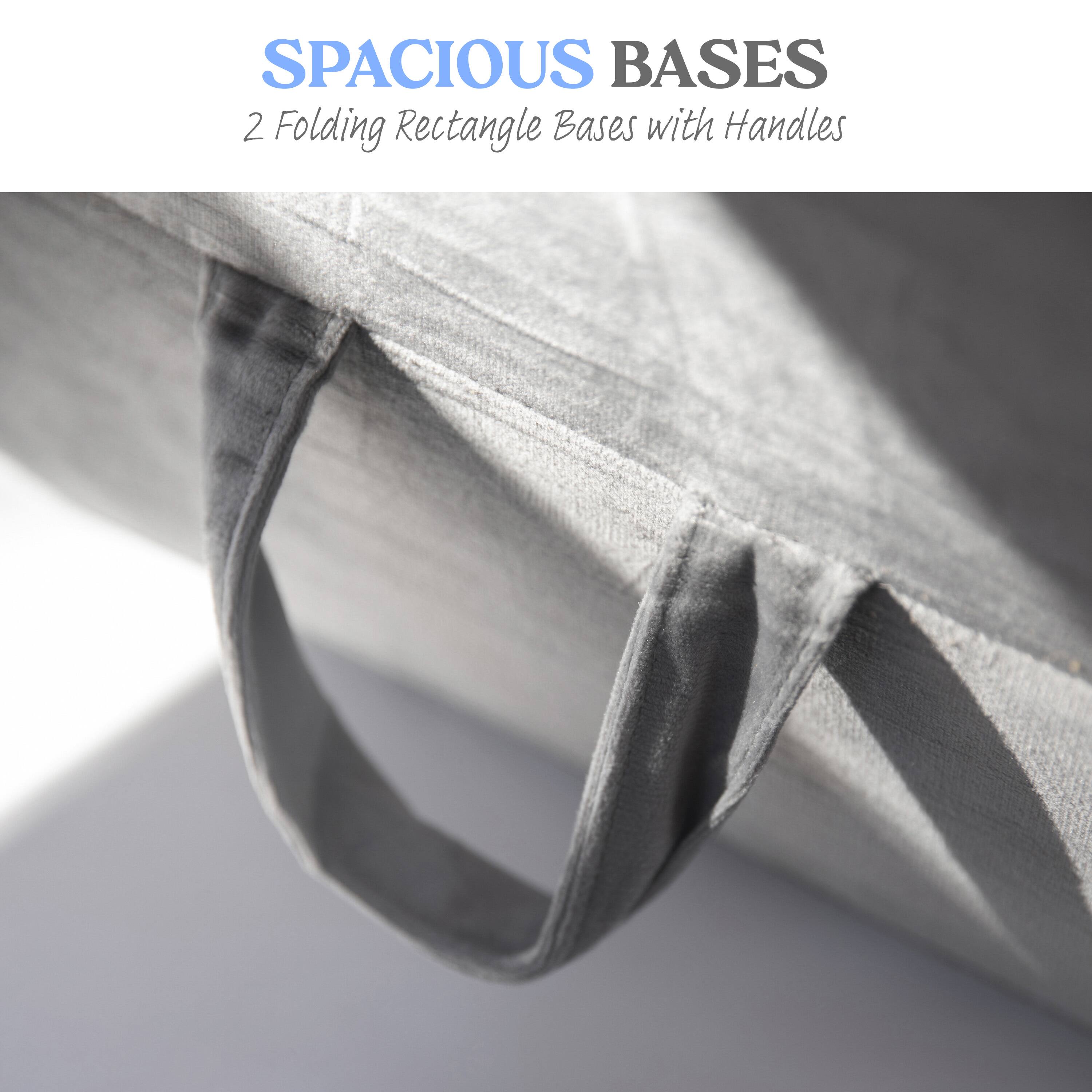 SPACIOUS BASES  
2 Folding Rectangle Bases with Handles
