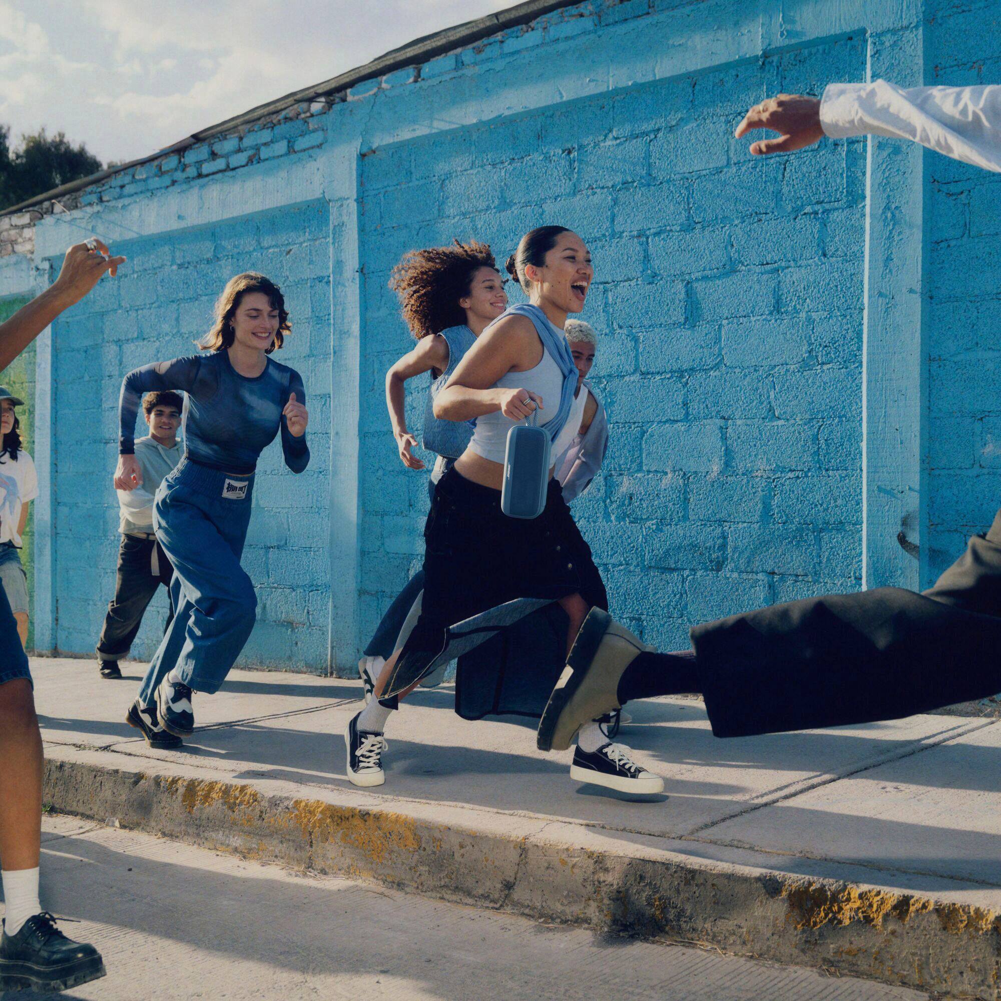 Alt View 9. Bose - SoundLink Plus Portable Bluetooth Speaker - Blue Dusk.