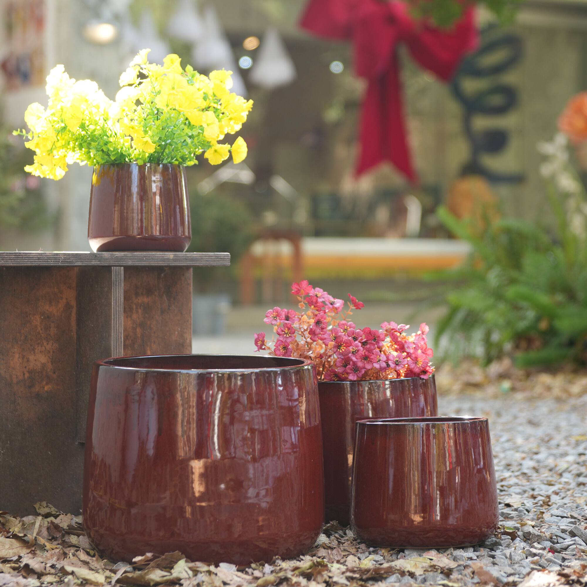 Angle. Loheer - Loheer Ceramic Flower Pot Set, Handmade Red Glazed Planters, Set of 4 Breathable Clay Pots for Indoor Outdoor Flowers.