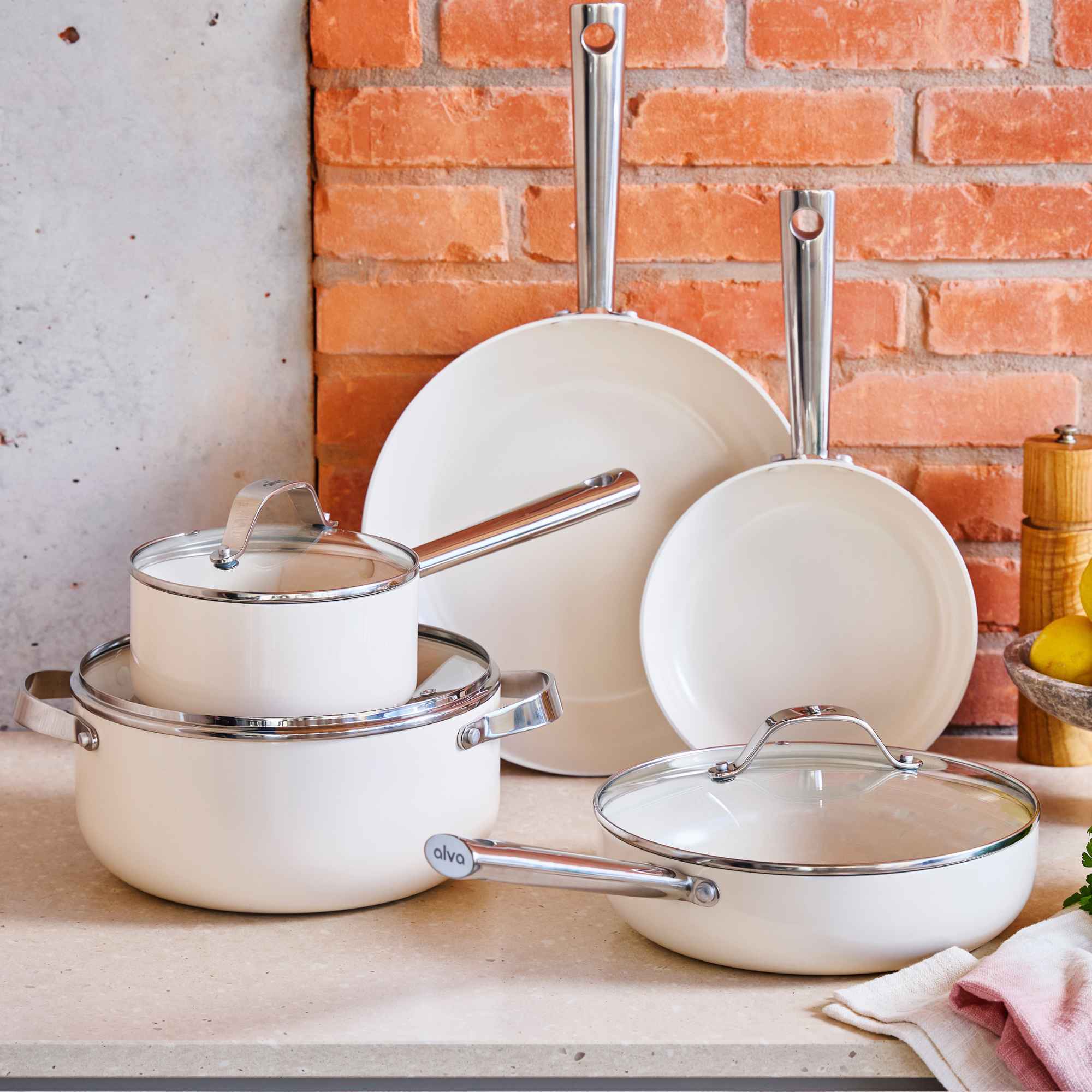 Alt View 6. Alva - Alva Cicla 10-piece Ceramic Nonstick Cookware Set - White Swan.