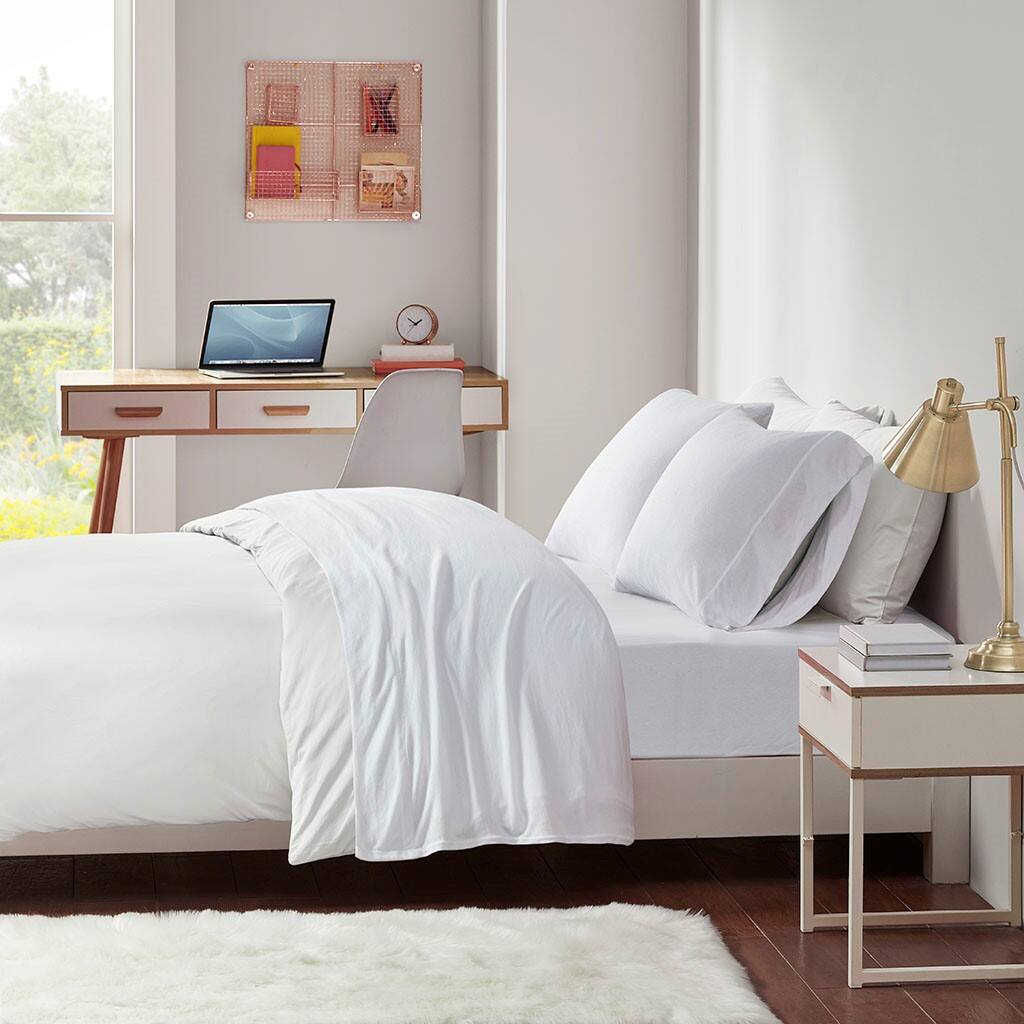 Alt View 1. Gracie Mills - Gracie Mills Atlas All-Season Cotton Blend Jersey Knit Sheet Set - White.