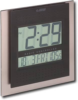 Angle Standard. La Crosse Technology - Atomic Wall Clock with Indoor Temperature.