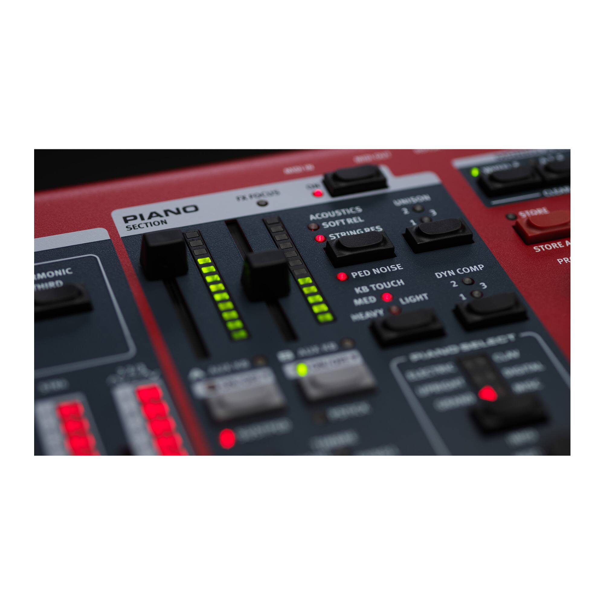 MONIC HIRD PIANO SECTION  
ACOUSTICS  
SOFT REL  
STRING DES  
PED NOISE  
DYN COMP  
KB TOUCH  
STORE  
STORE A
