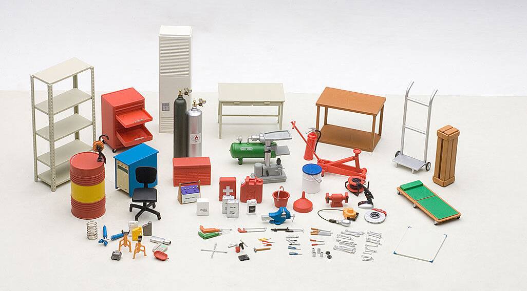 Alt View 3. Autoart - Garage Kit Set for 1/18 Scale Models by Autoart.